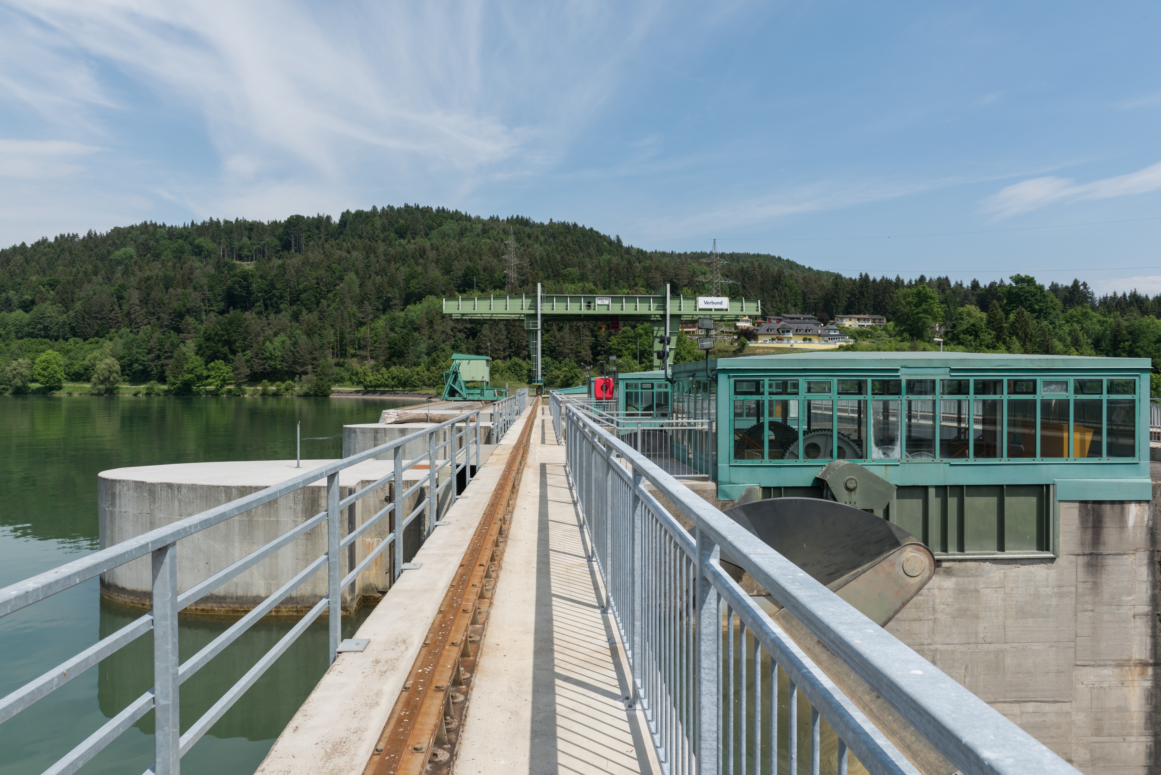 Eberndorf Edling Draukraftwerk Staudammkrone 19052015 3885