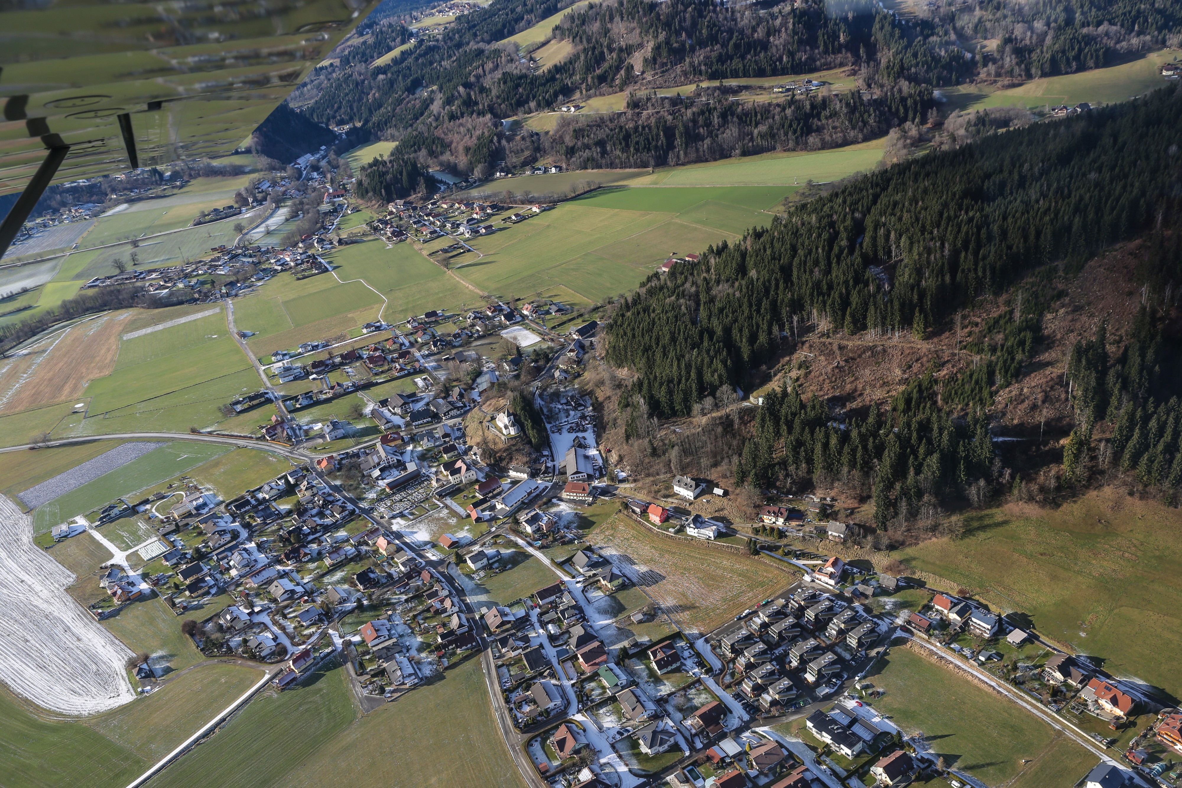 Feldkirchen Sankt Ulrich Südostansicht Flugaufnahme 140102a