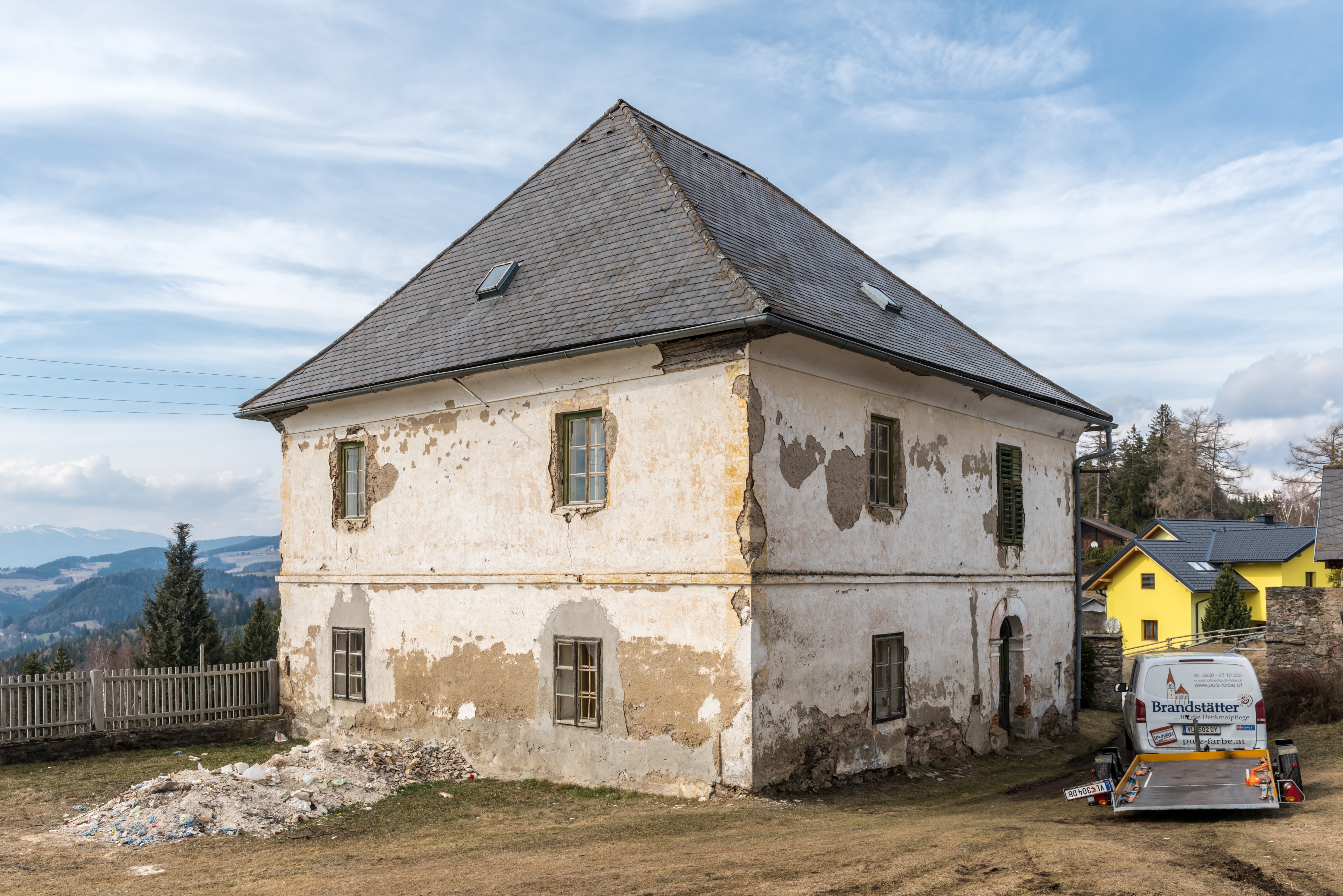 Guttaring Waitschach 1 Pfarrhof SO-Ansicht 21032017 6804