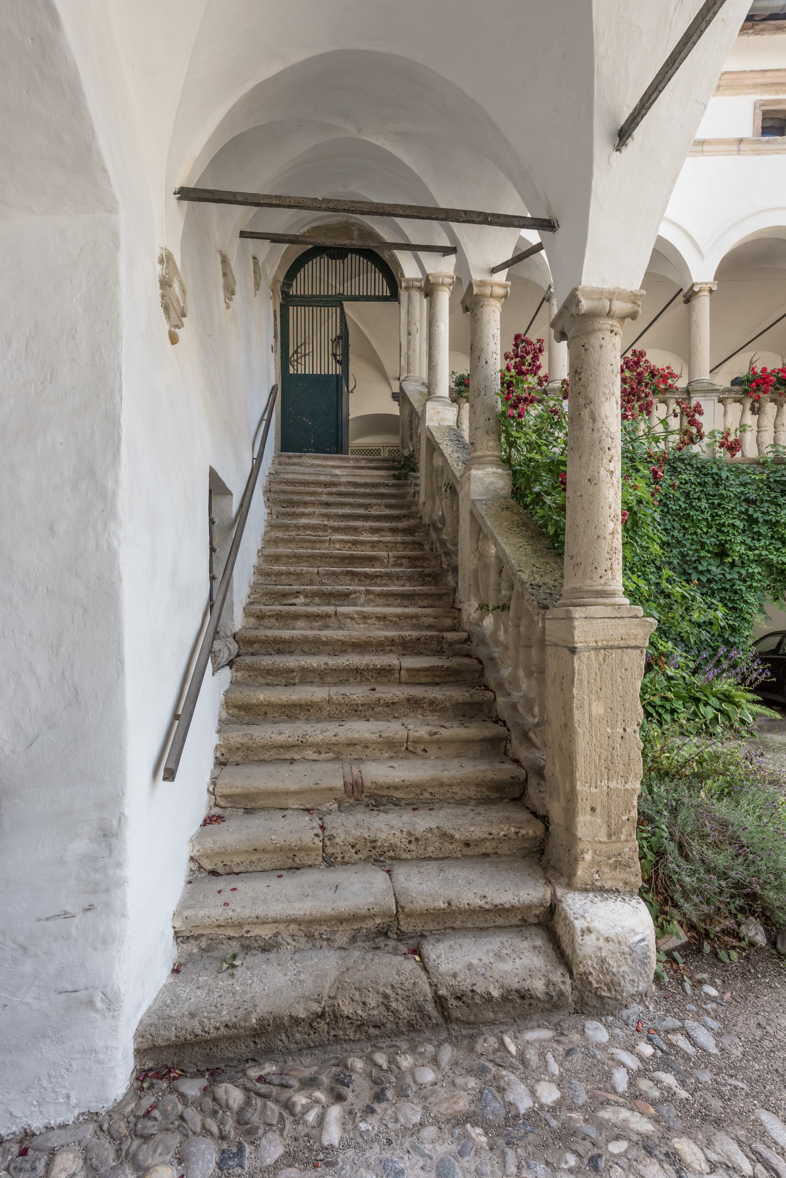 Köttmannsdorf Hollenburg Burganlage Arkadenhof Treppe 13072018 3889