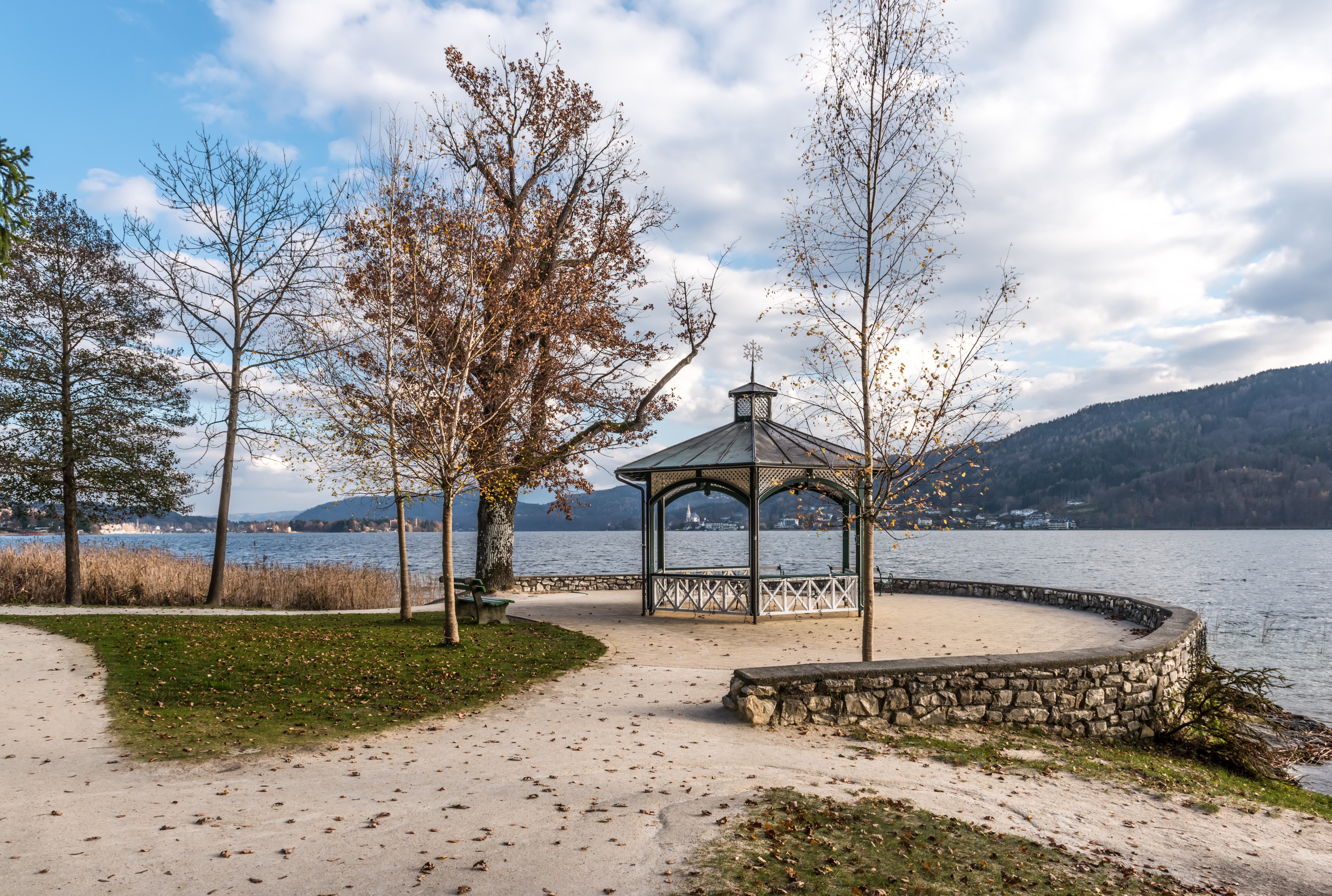 Pörtschach Halbinselpromenade Landspitz Pavillon am Aussichtspunkt 16112018 5364