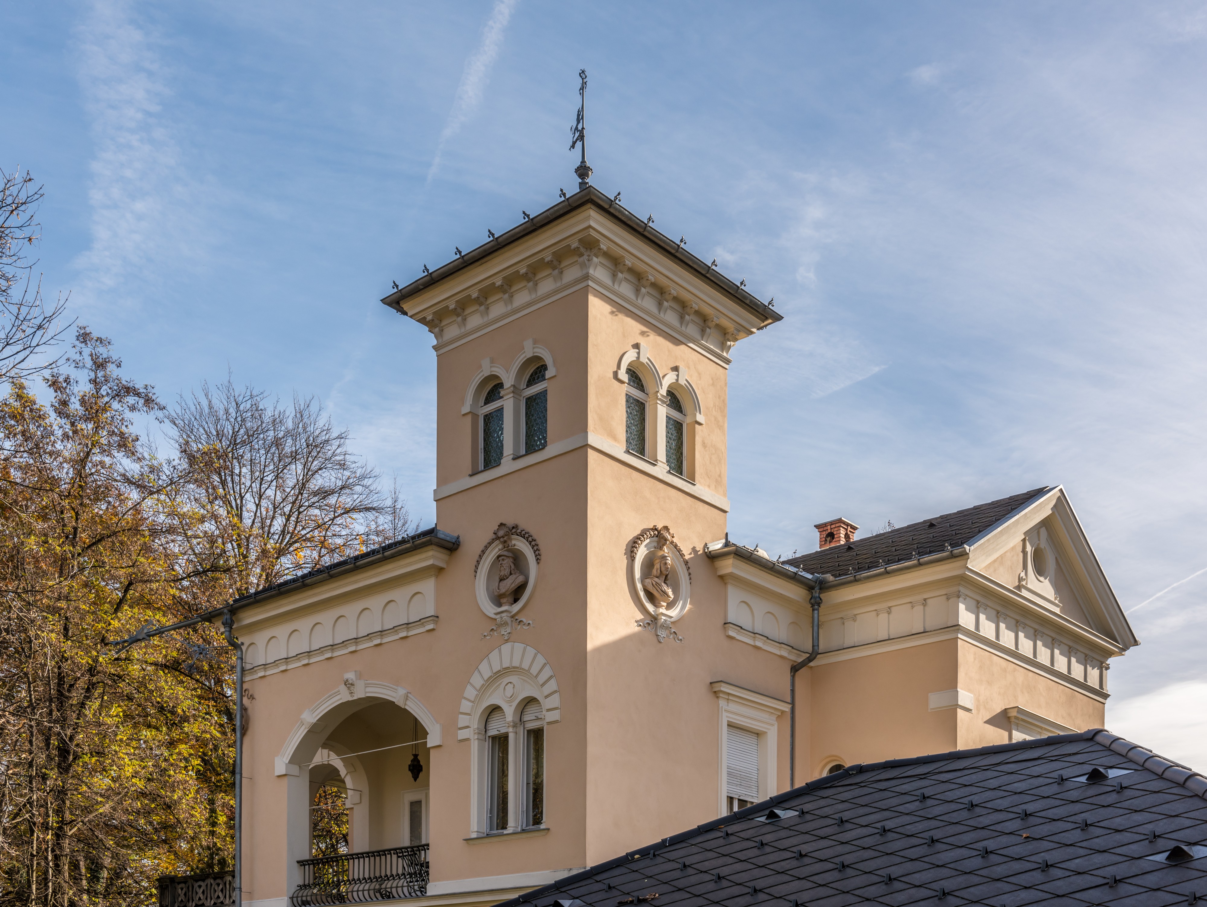 Pörtschach Johannaweg 1 Villa Venezia NW-Ansicht 28102017 1749