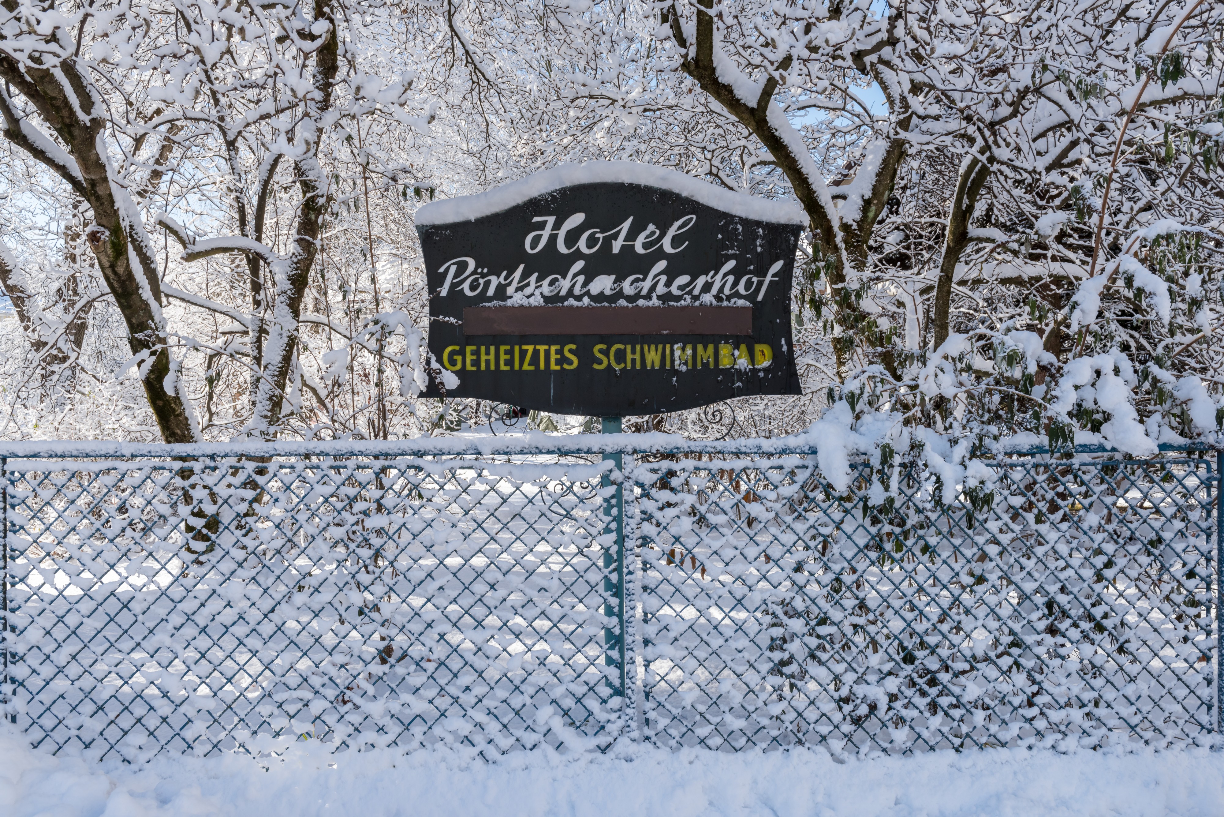 Poertschach Elisabethstrasse Werbetafel vom Poertschacherhof 14012017 6056