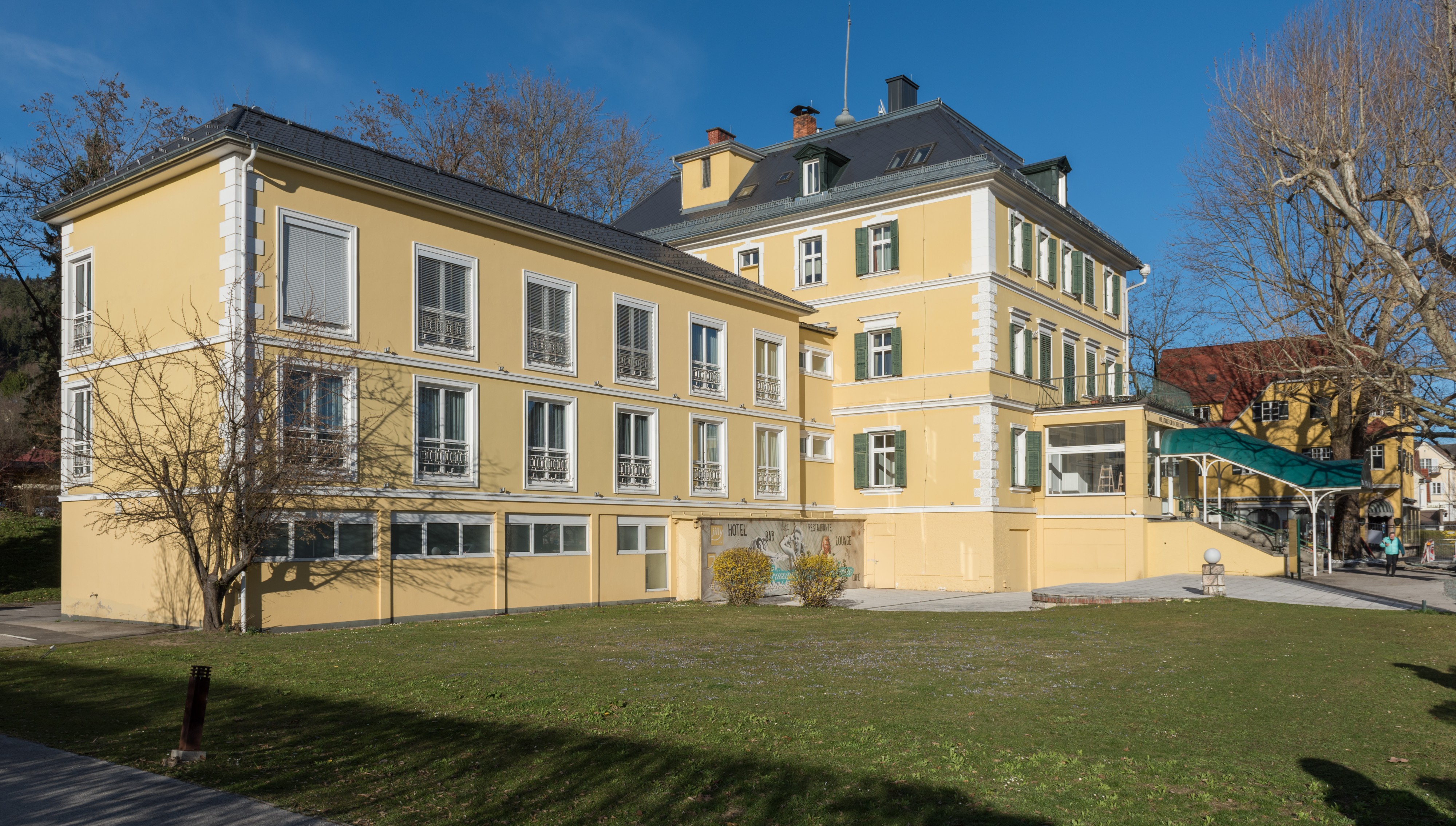 Poertschach Hauptstrasse 160 Oesterreichischer Hof Therapiezentrum 01042015 1387