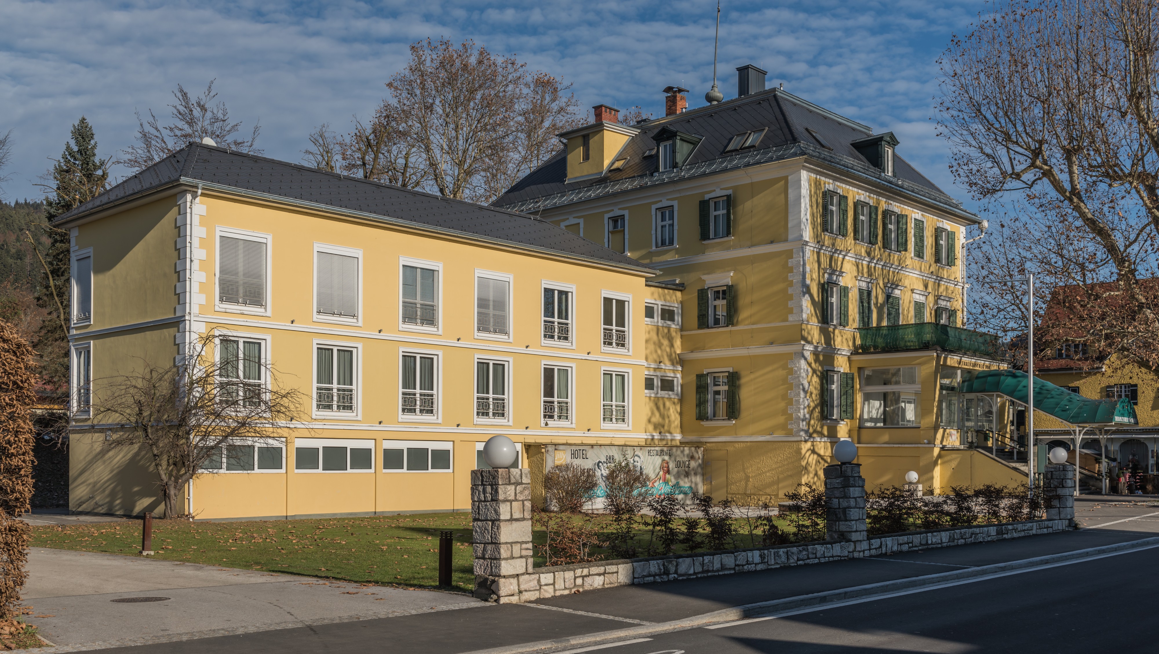 Poertschach Hauptstrasse 160 Oesterreichischer Hof Therapiezentrum 08122016 5576