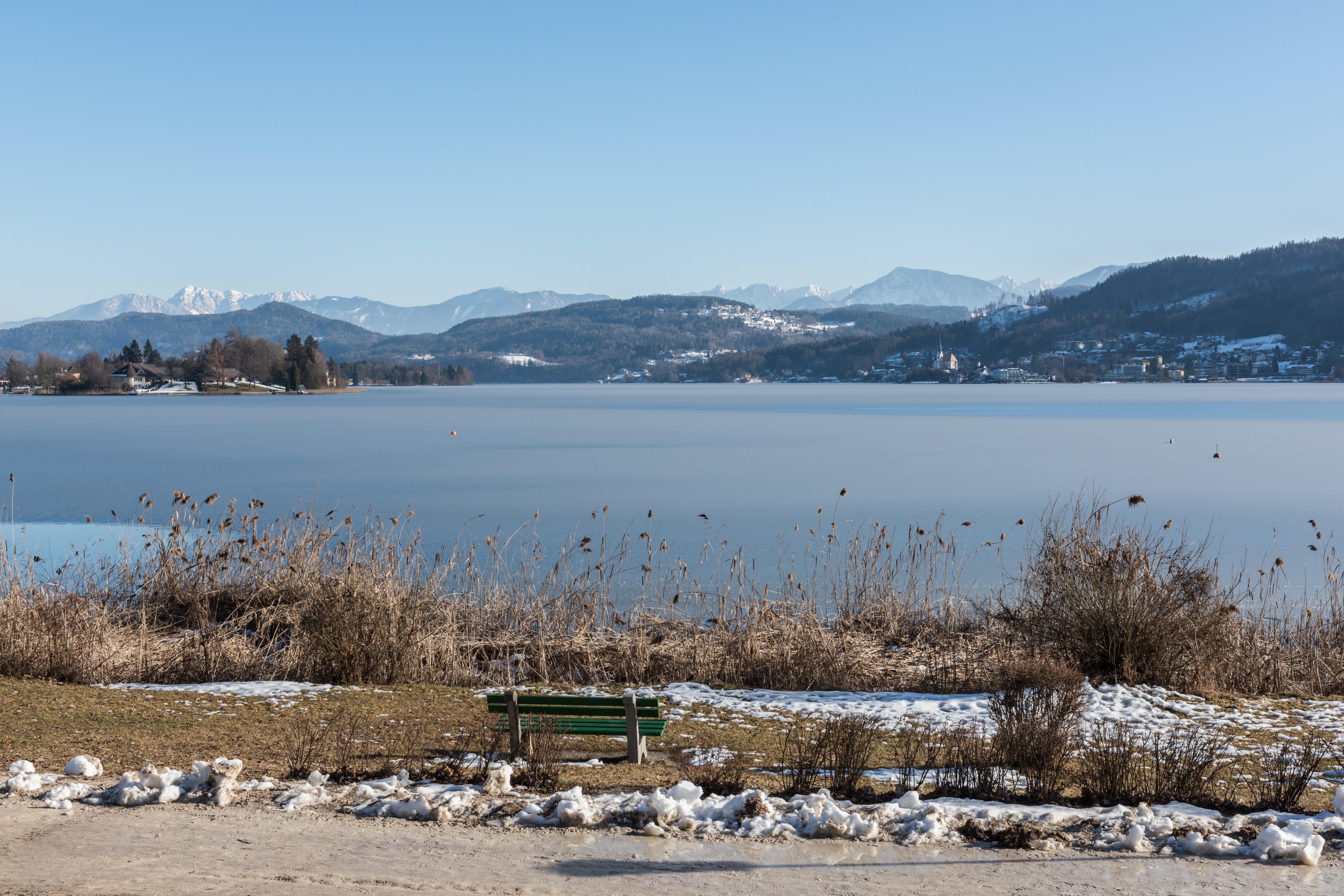 Poertschach Johannaweg Park Blick auf den Woerther See 16022017 6298