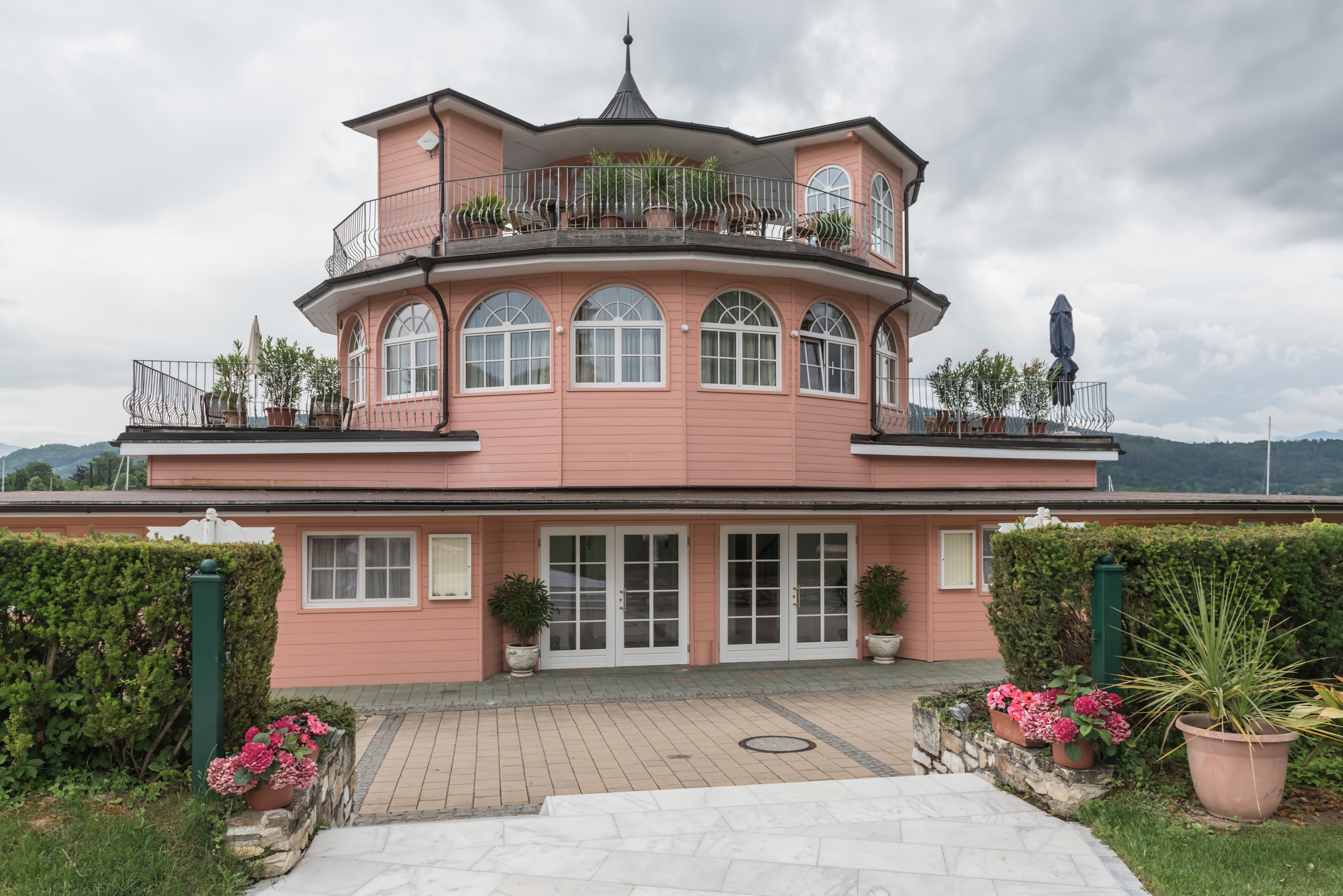 Poertschach Johannes-Brahms-Promenade 10 Hausboot 15062015 4815
