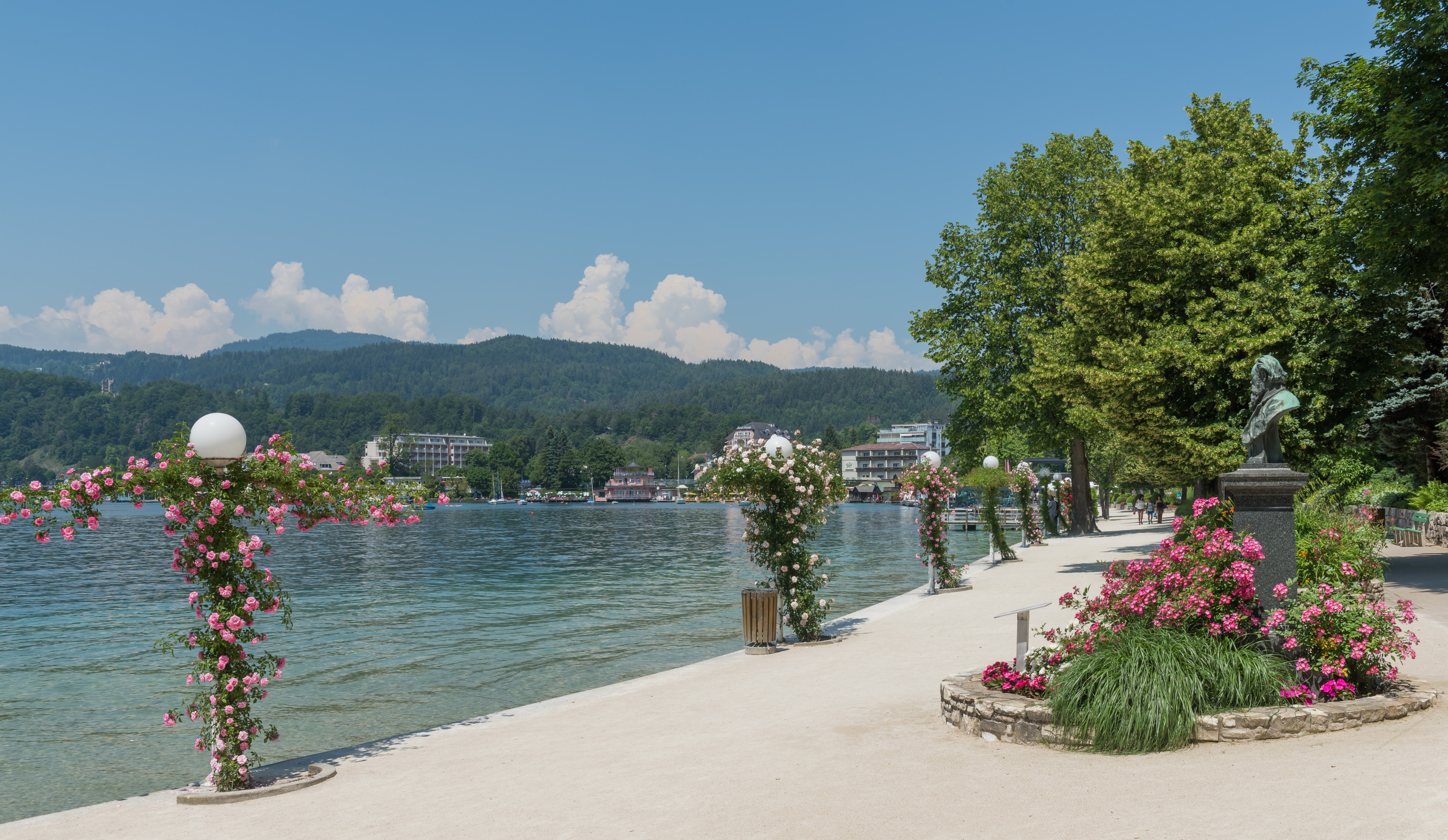 Poertschach Johannes-Brahms-Promenade Ernst Wahliss-Denkmal 06062015 4517