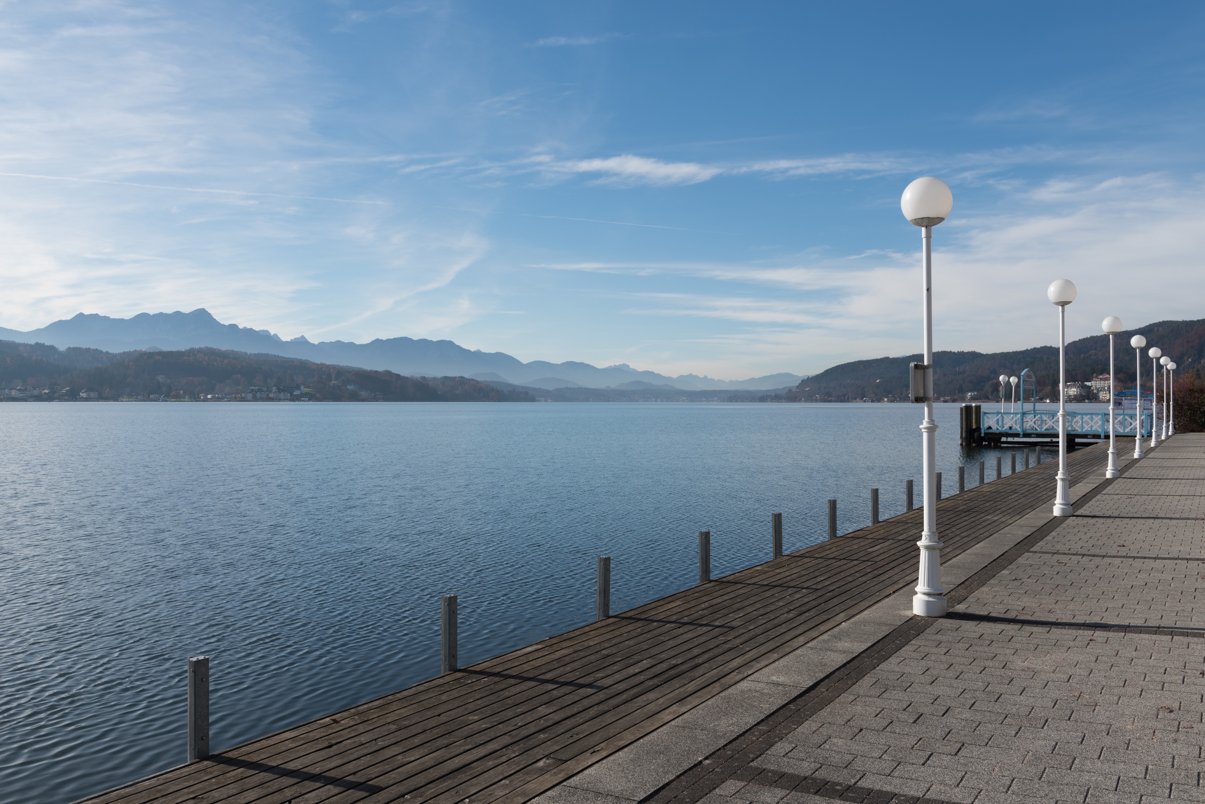 Poertschach Werzer-Esplanade mit Bootsanleger 19112015 9222