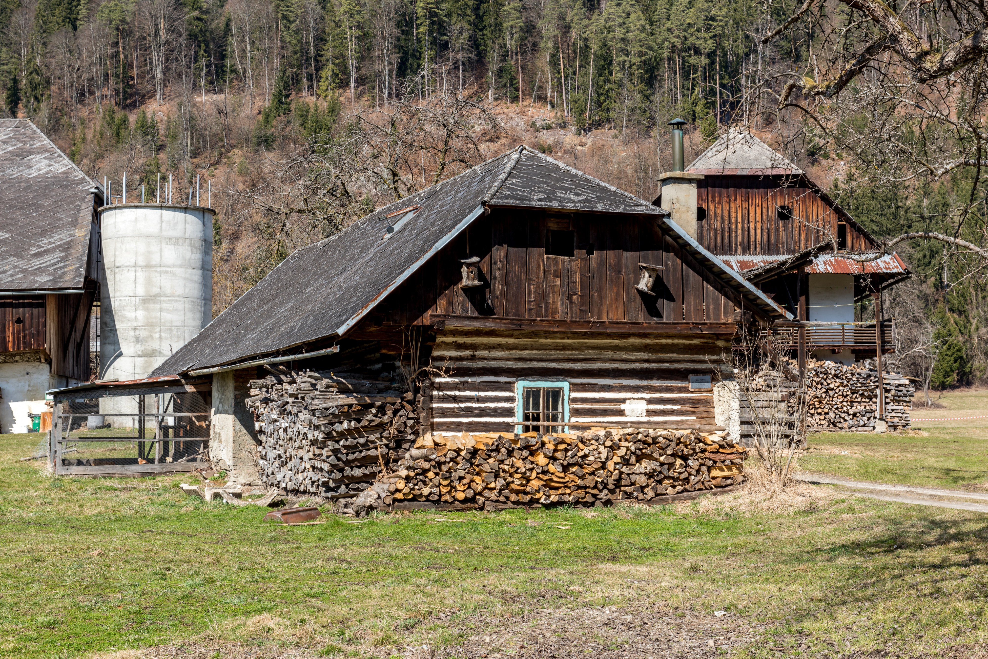 Poertschach Winklern Brockweg Brockhof altes Auszugshaus S-Ansicht 12032016 6530
