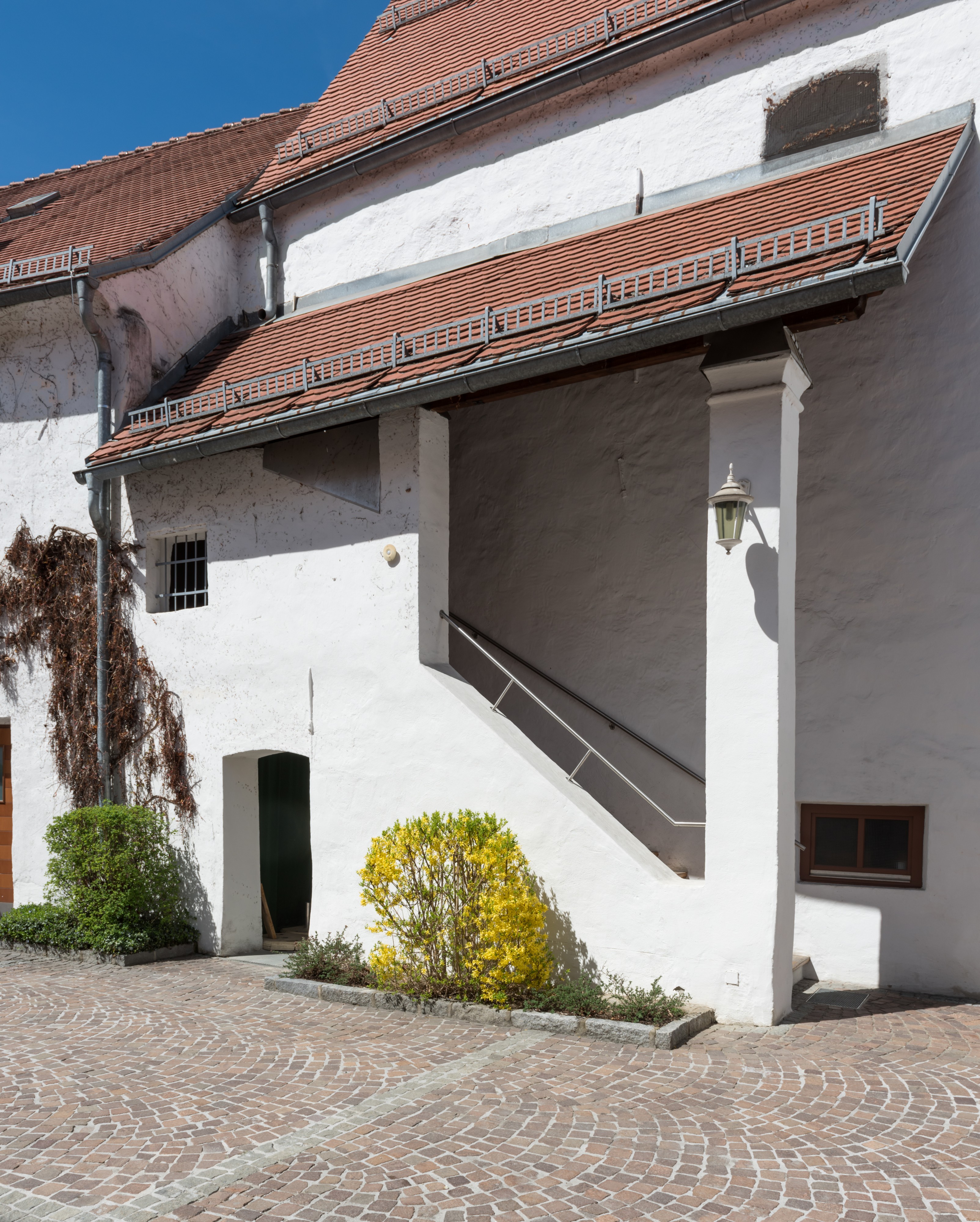 Sankt Veit Oktoberplatz 5 Buergerspittal Treppe 15042015 2040