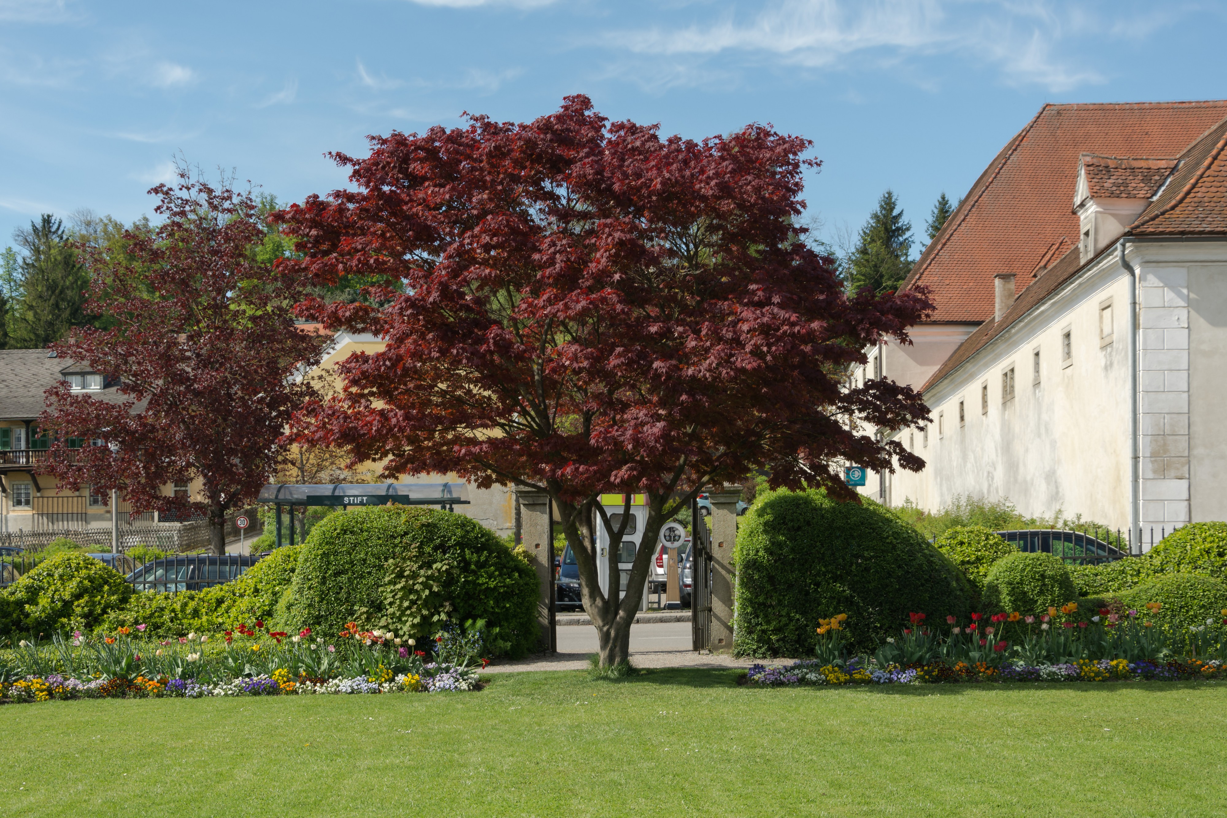 St Florian Stift im Literaturgarten