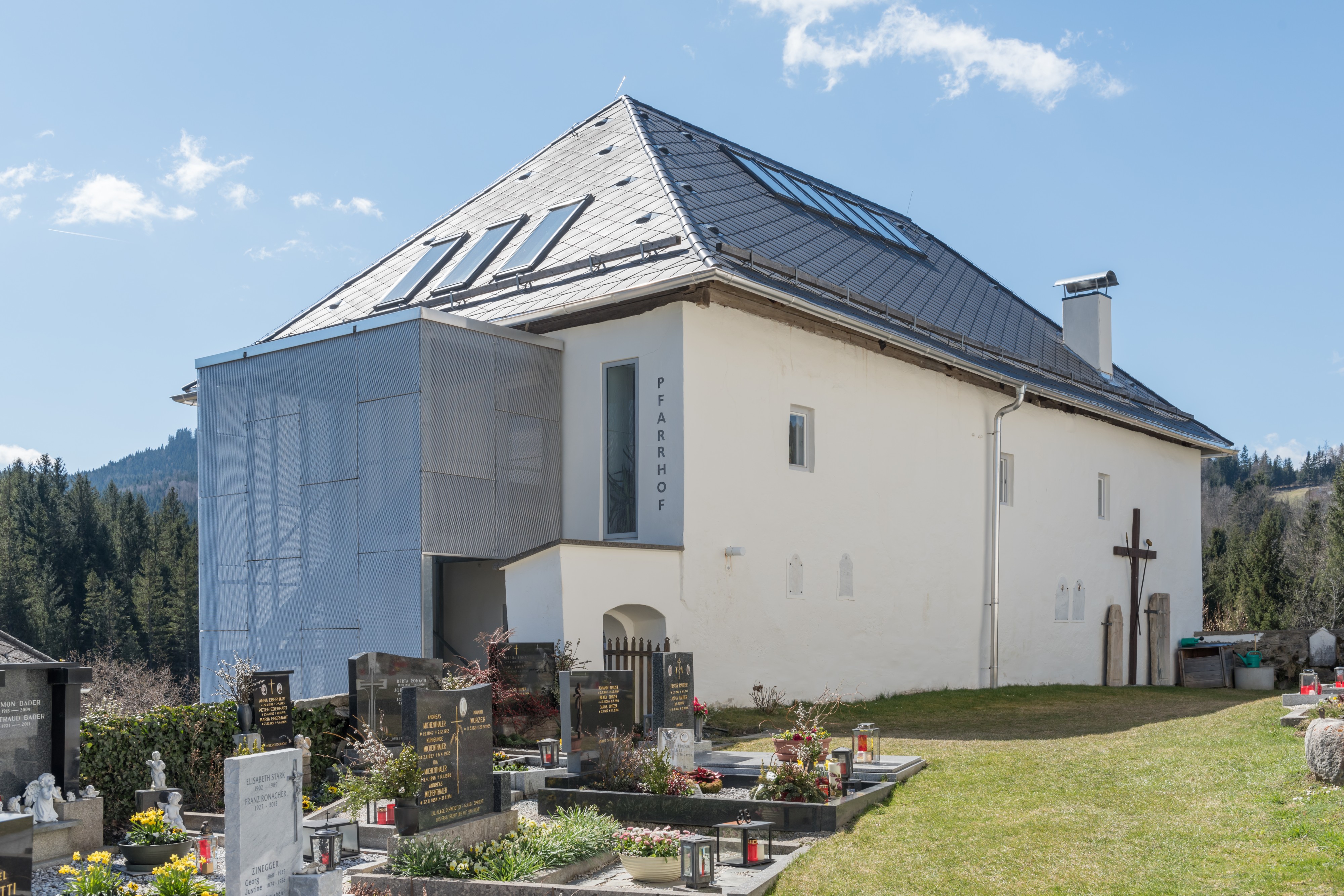 Steuerberg 5 und 9 Pfarrhof und Kindergarten 07042015 1575