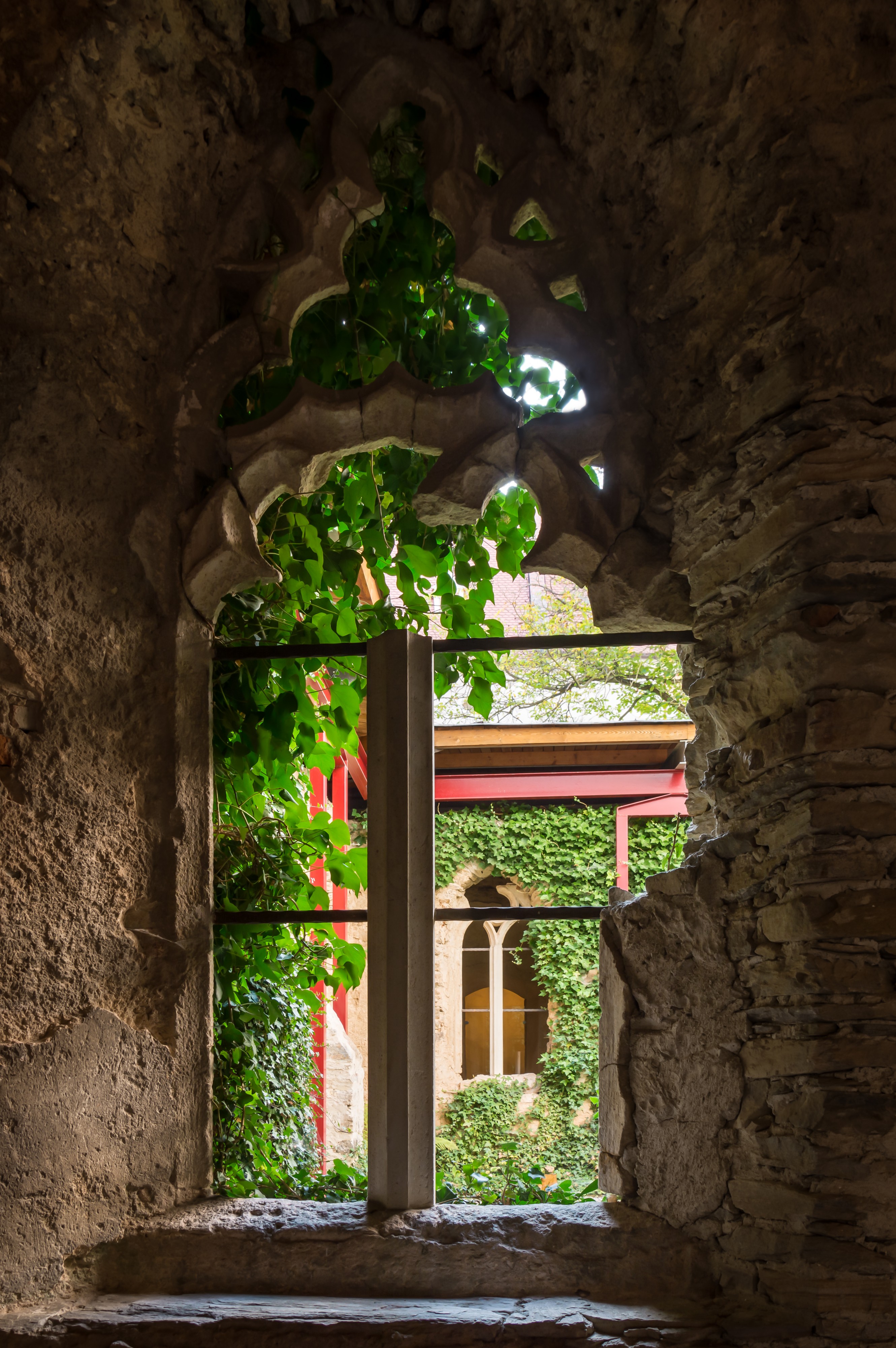 Stift Altenburg alter Kreuzgang Fenster 01