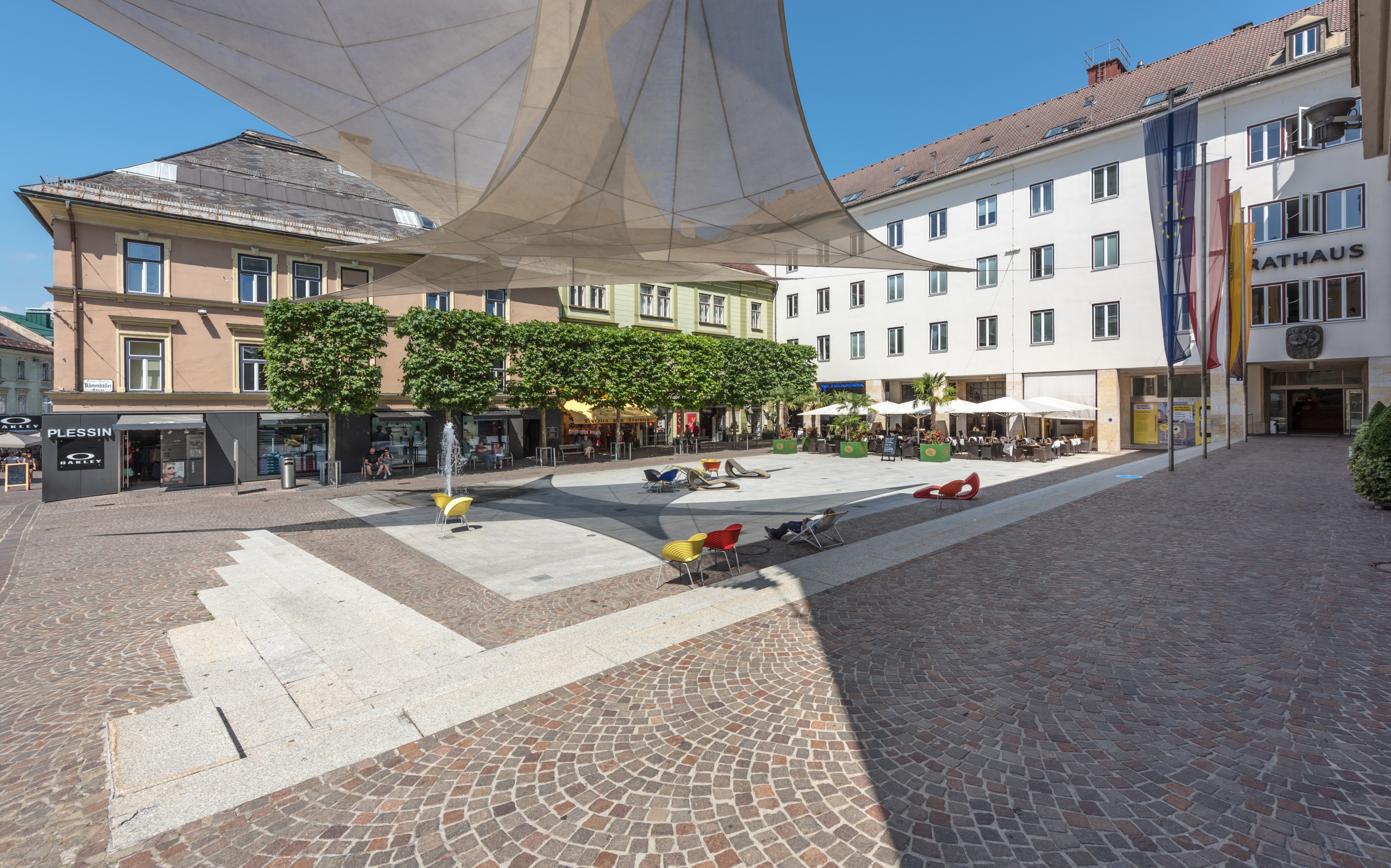 Villach Innenstadt Rathausplatz mit Rathaus SW-Ansicht 02072018 3816