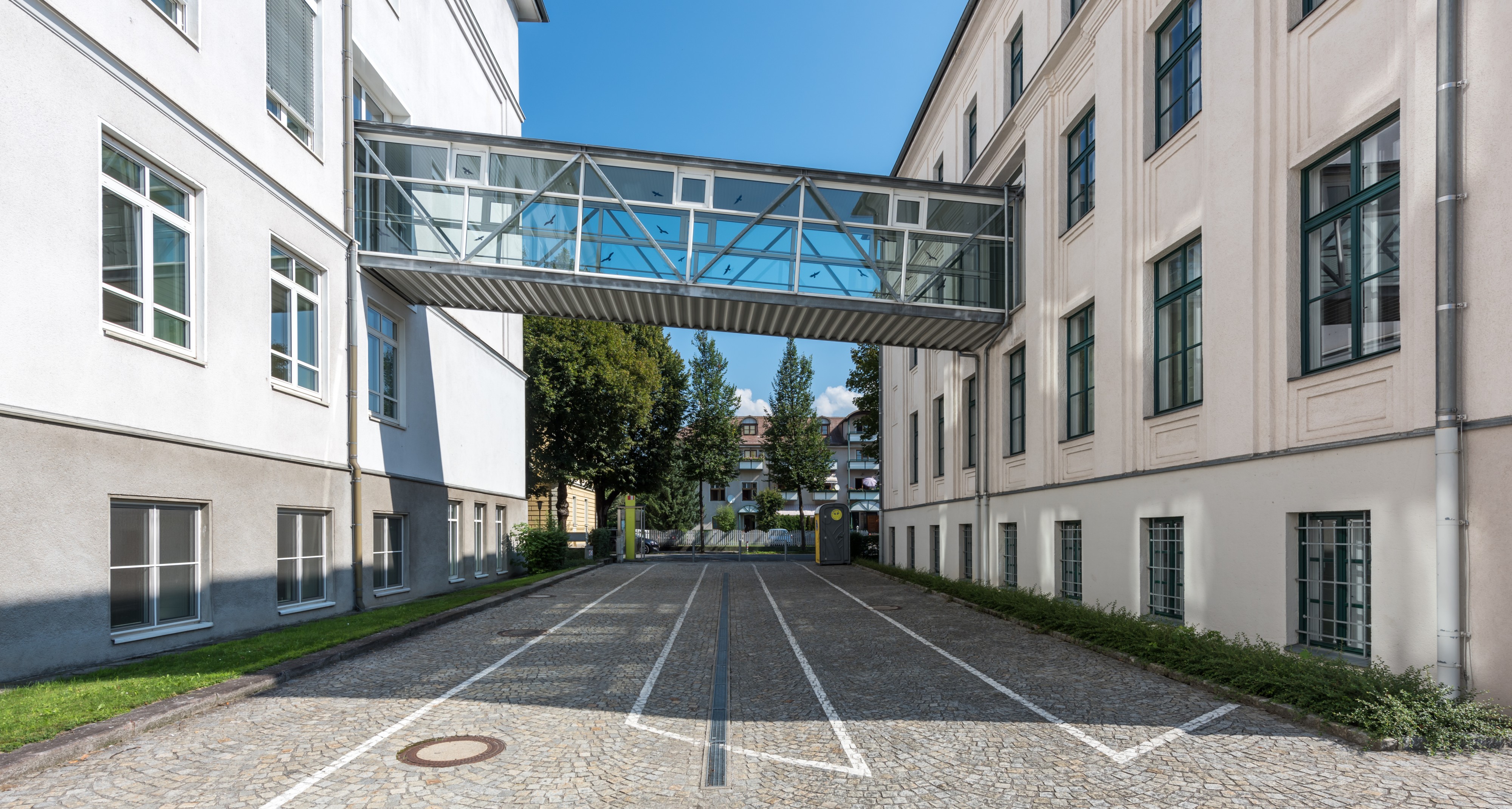 Villach Richard-Wagner Strasse 8 CHS-Verbindungsgang 07082015 6512