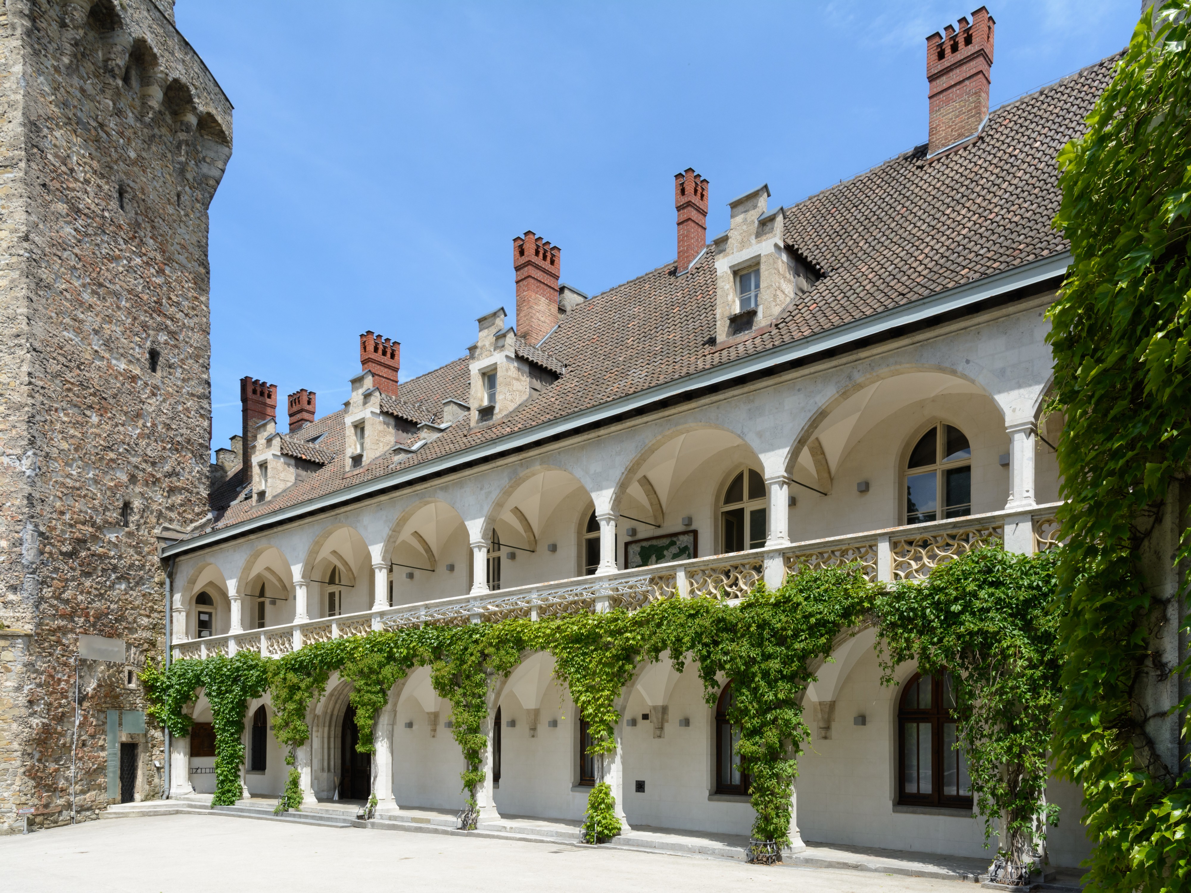 Waidhofen an der Ybbs Rothschildschloss Arkaden 02