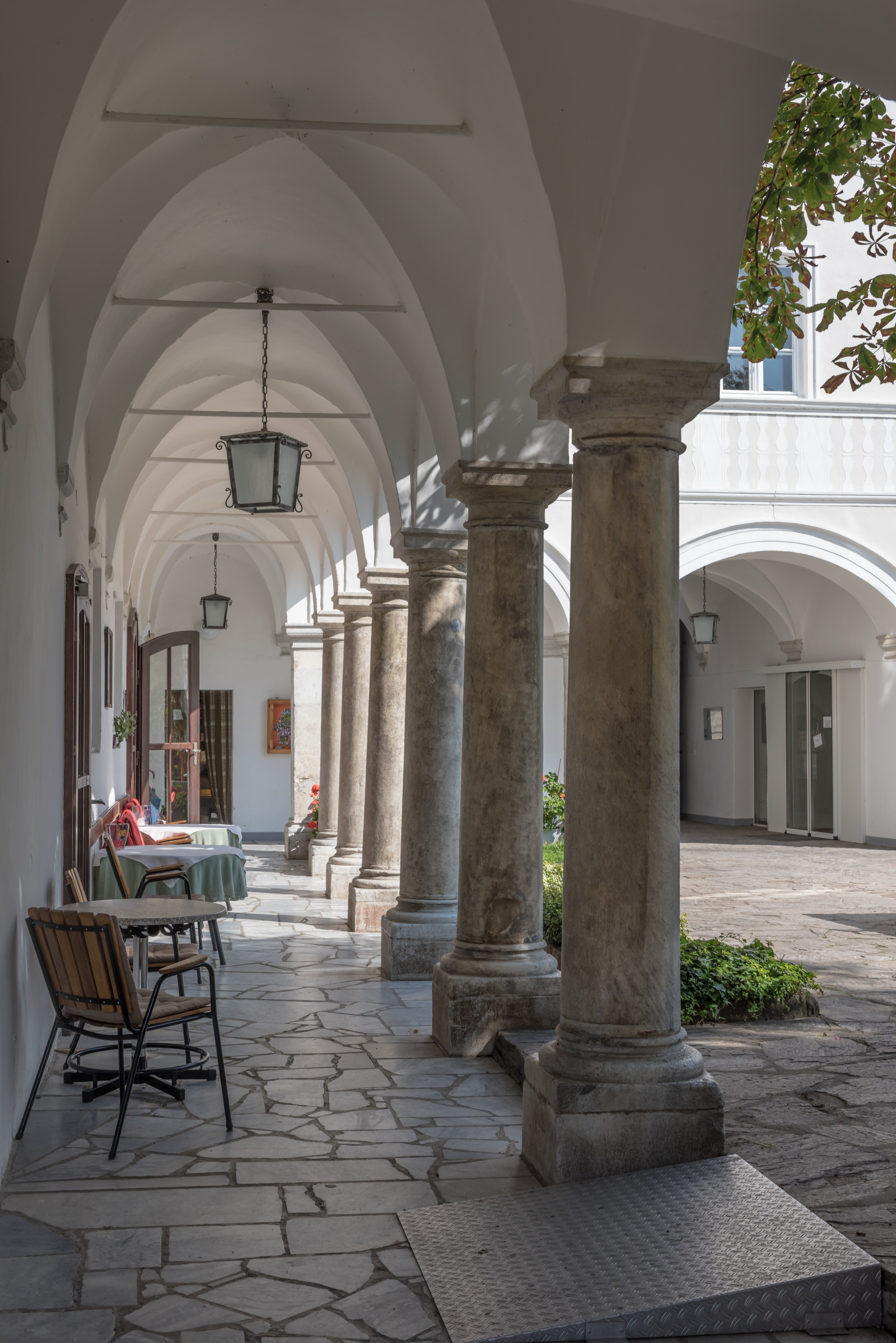 Wernberg Schloss Arkadenhof Arkaden 06092018 4566