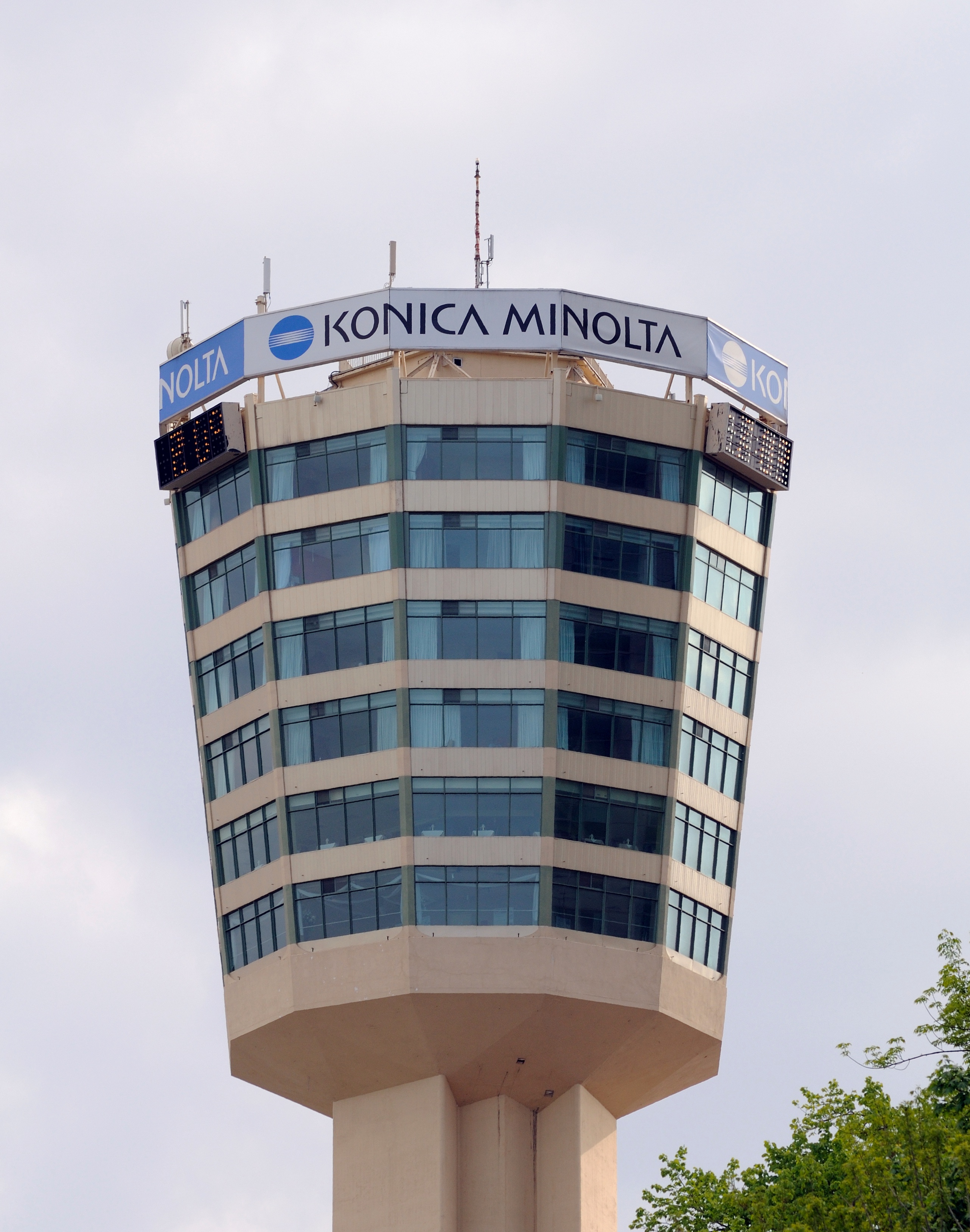 Niagara Falls - ON - Konica Minolta Tower2
