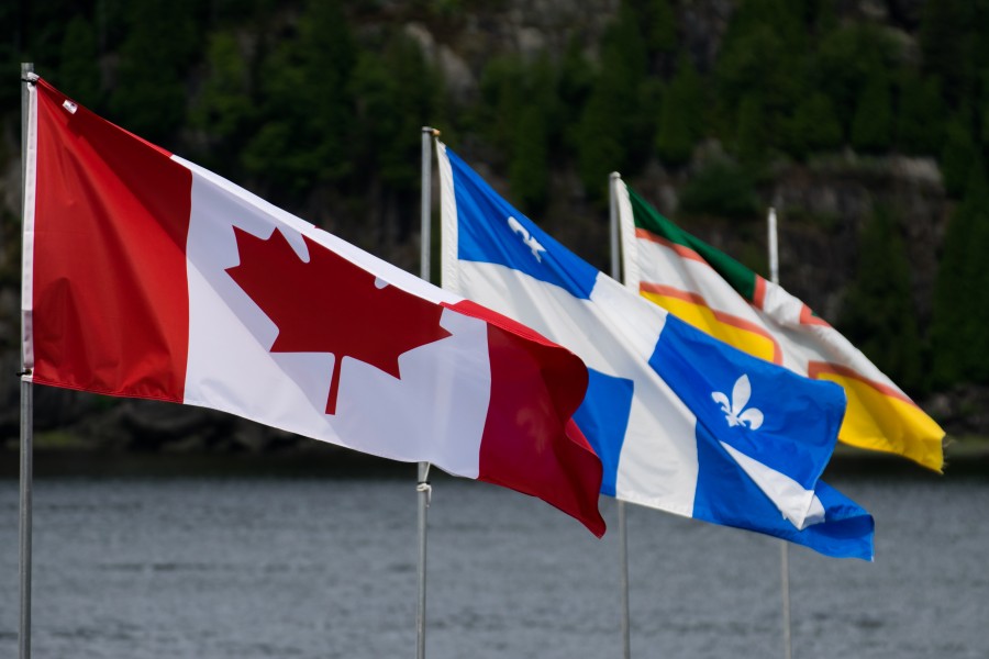 2016-08 Canada Quebec Saguenay-Lac-Saint-Jean Flags
