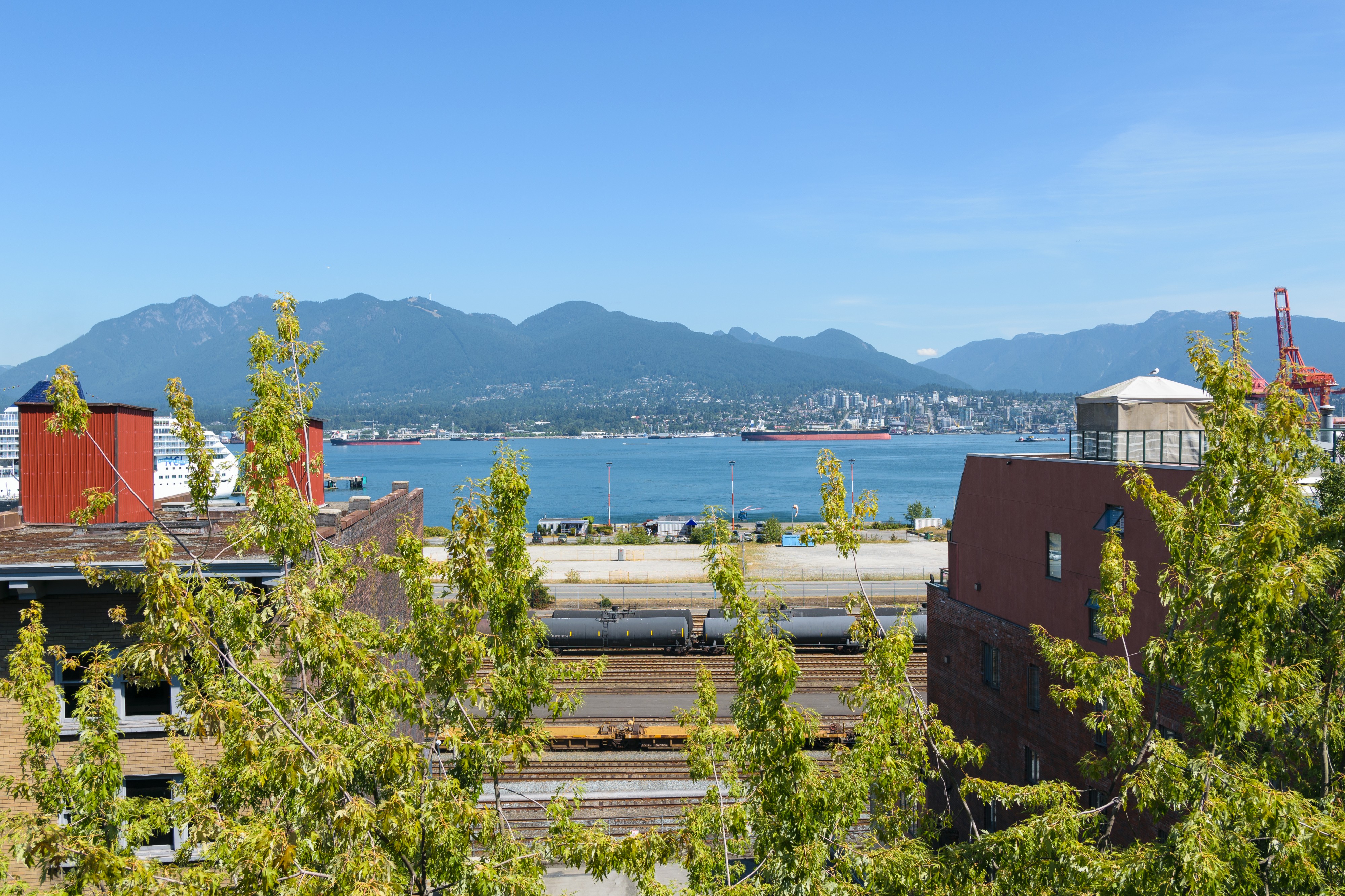 North Shore Mountains 01