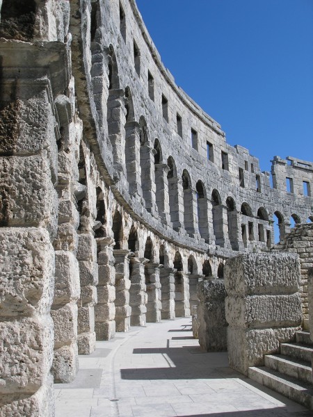 Arena pula inside