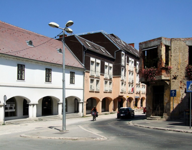 Buildings in Vukovar (by Pudelek)