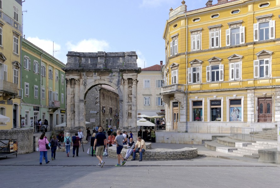 Croatia Pula Arch of the Sergii 2014-10-11 12-29-06
