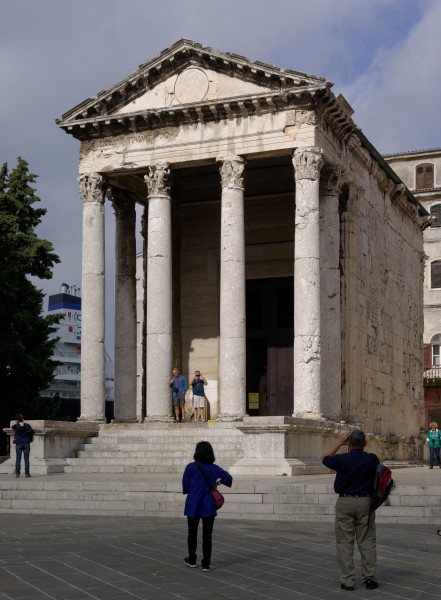 Croatia Pula Temple of Roma and Augustus 2014-10-11 11-30-05