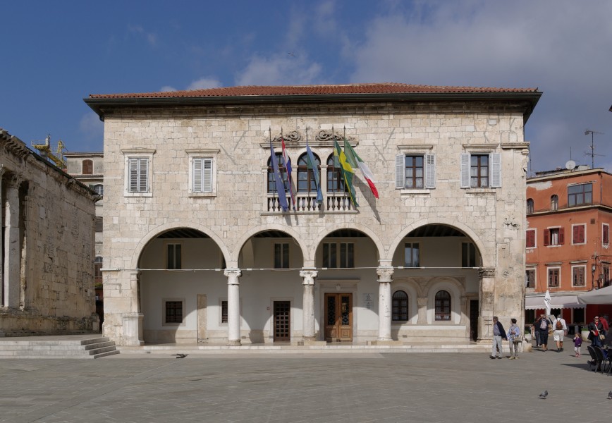 Croatia Pula Town Hall BW 2014-10-11 12-00-09