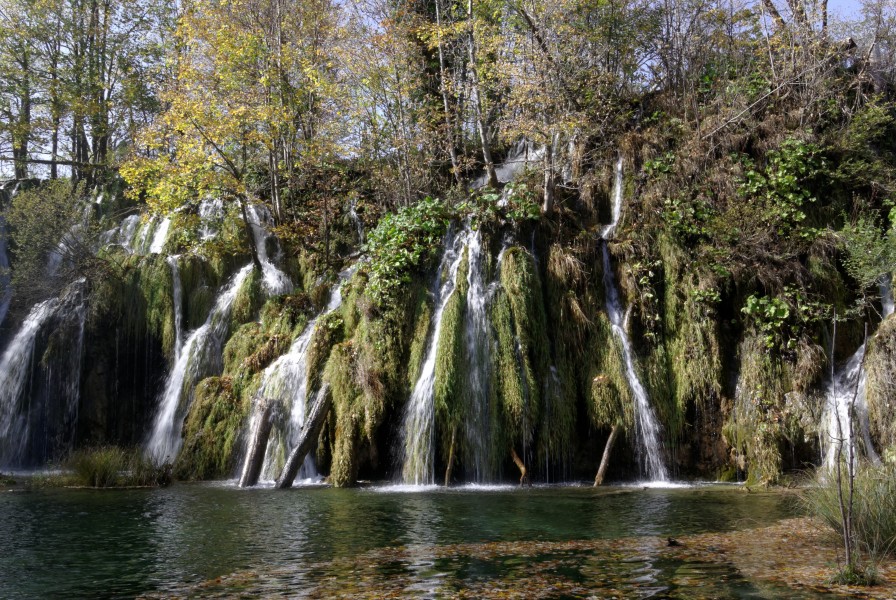 Plitvice Lakes National Park BW 2014-10-13 13-14-59