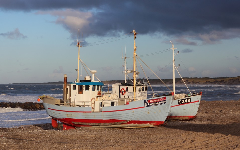 Maagen and Skagerak beached at Nørre Vorupør 2012-11-18