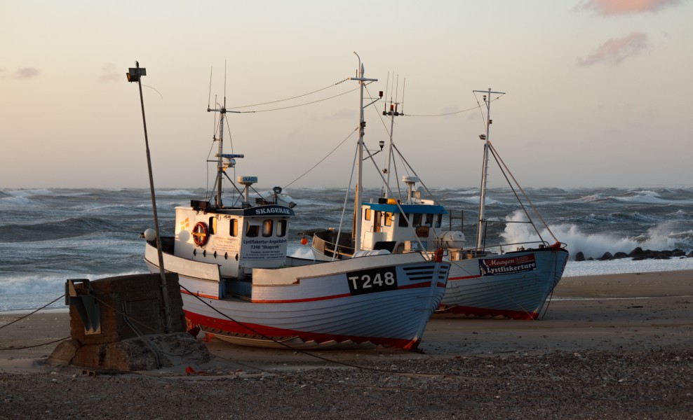 Two beached fishing vessels, Nørre Vorupør, Denmark, 2015-07-09-5588