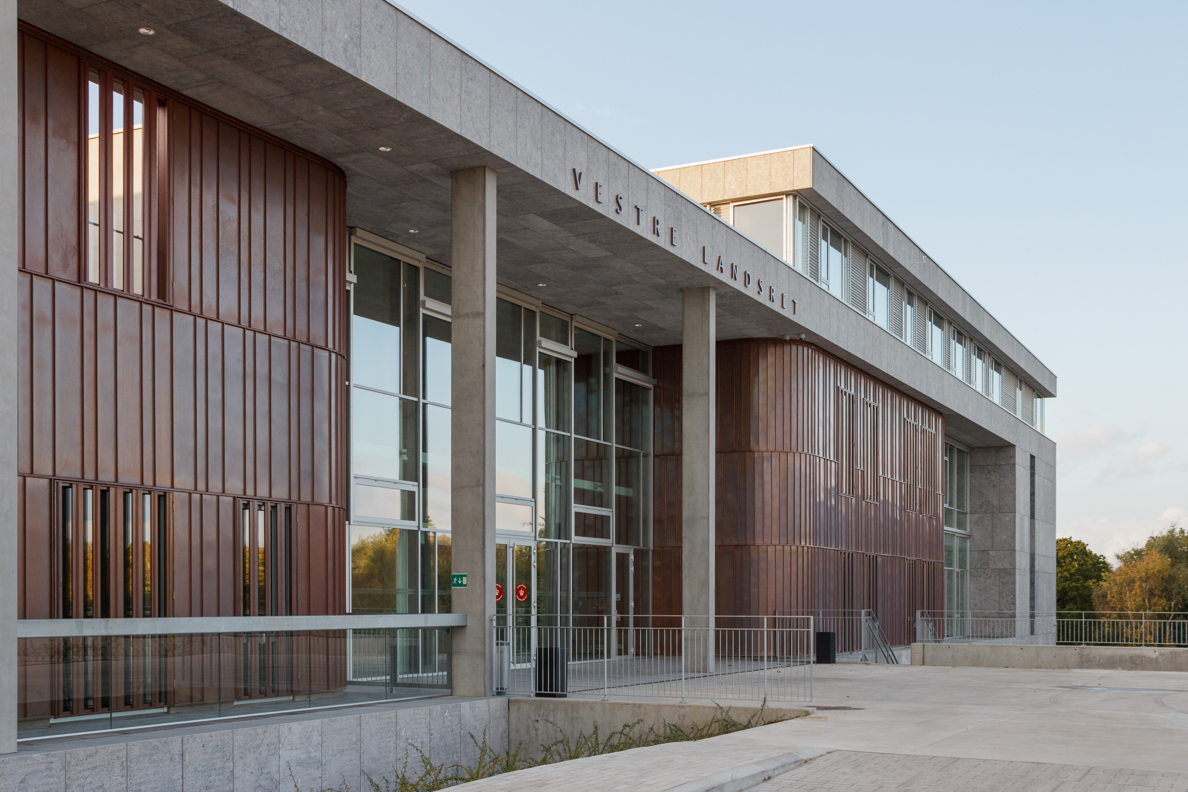 Vestre Landsret Main Entrance in the evening 2014-10-10