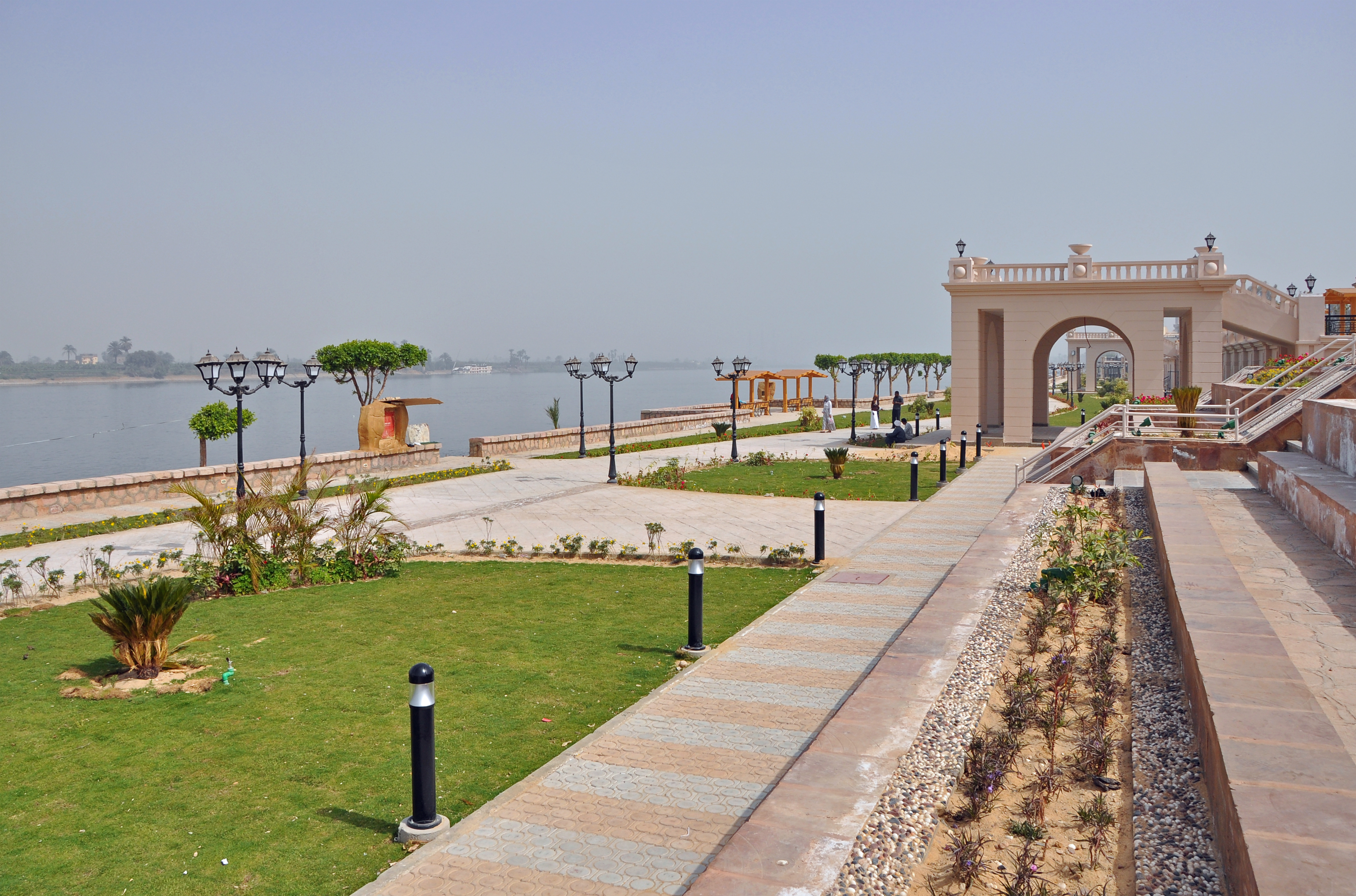 Luxor New Corniche R02