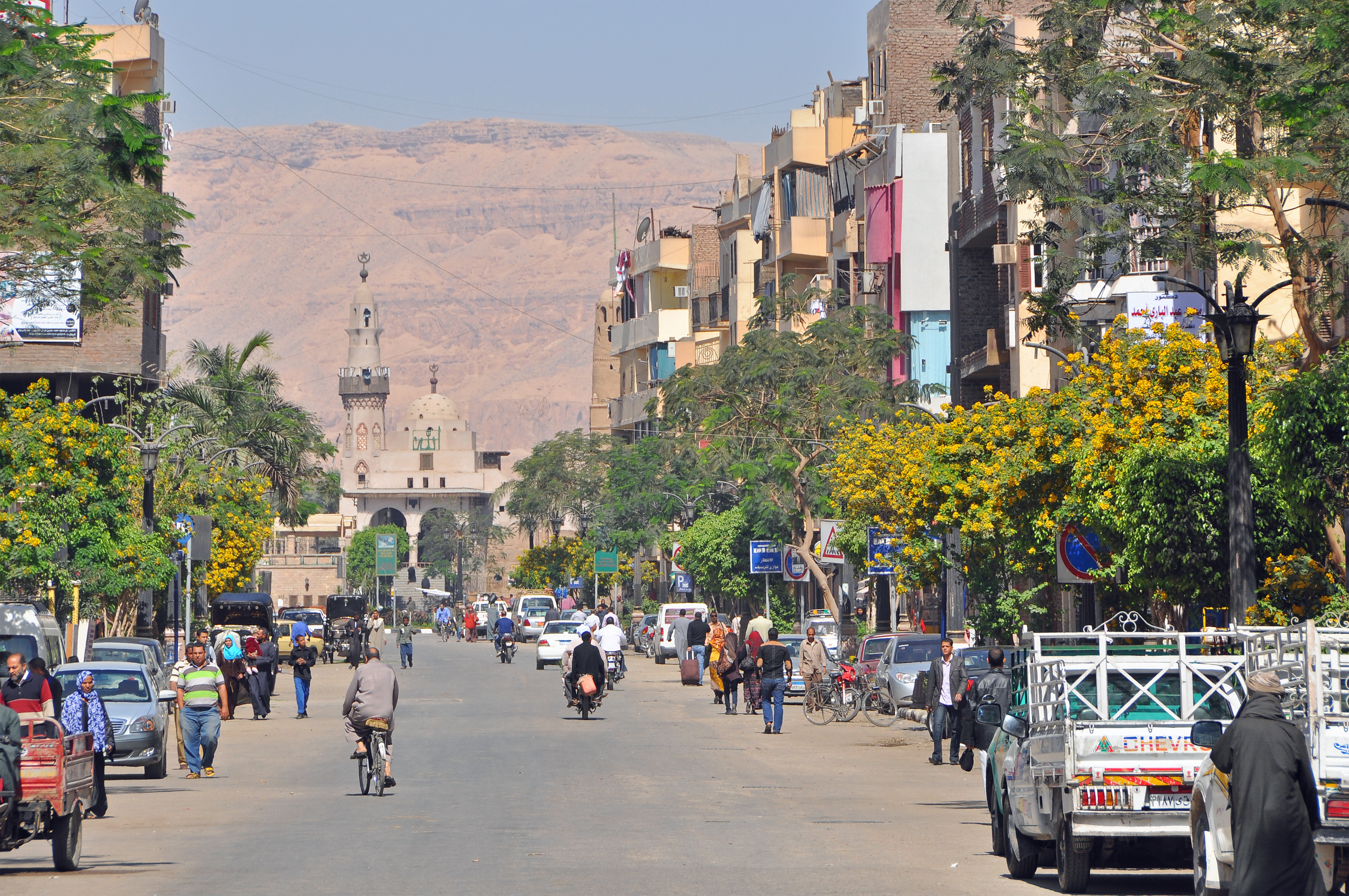 Luxor Sharia al-Mahatta R01