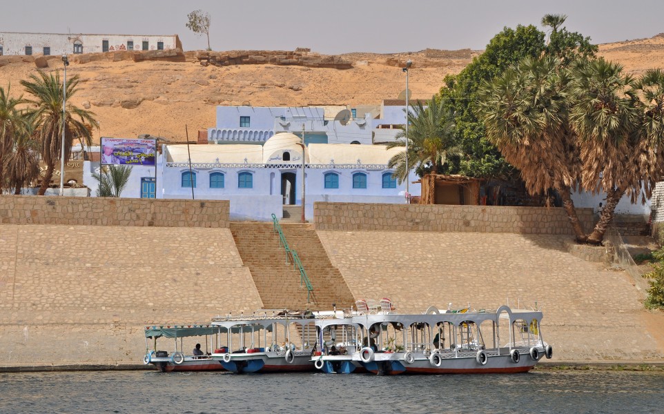 Aswan Naj Suhayl Gharb R03