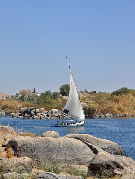 Aswan Nile R04