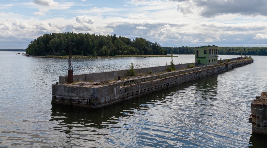 Base soviética de submarinos, Parque Nacional Lahemaa, Estonia, 2012-08-12, DD 18
