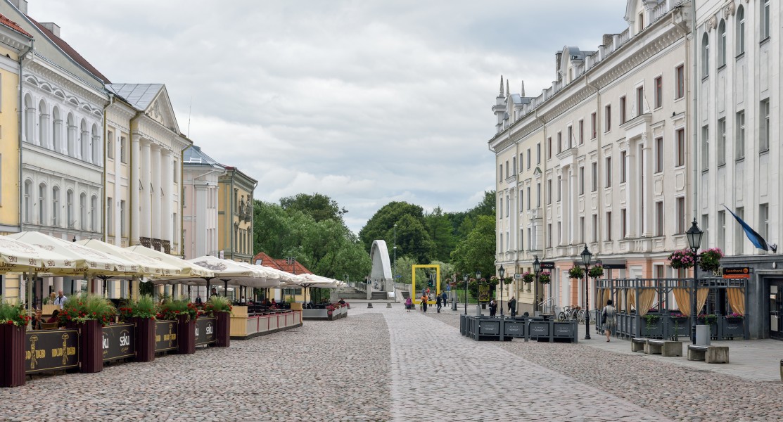 Tartu Town Hall Place towards Kaarsild 2015