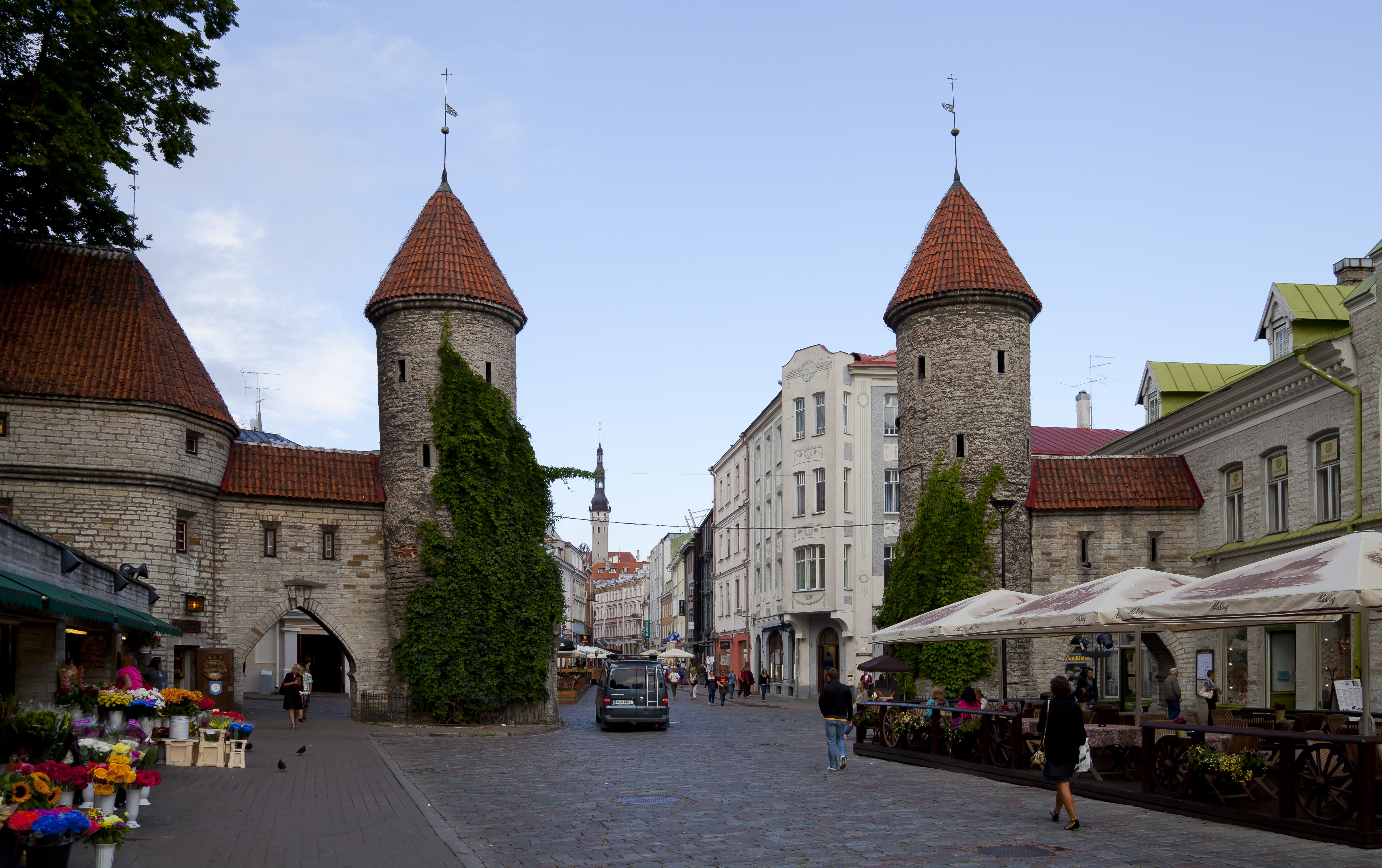 Puerta de Viru, Tallinn, Estonia, 2012-08-05, DD 11