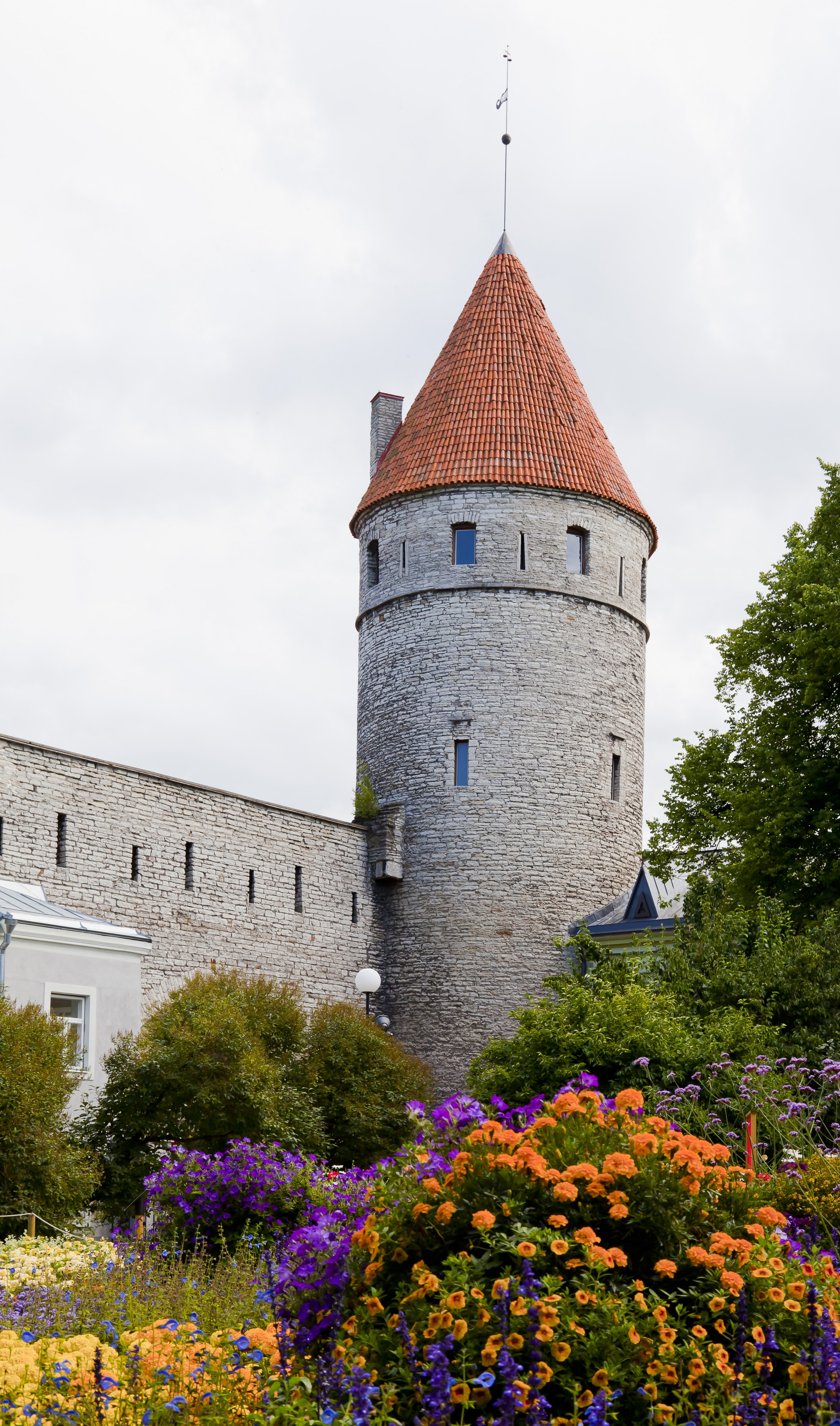 Plaza de la Torre, Tallinn, Estonia, 2012-08-05, DD 16