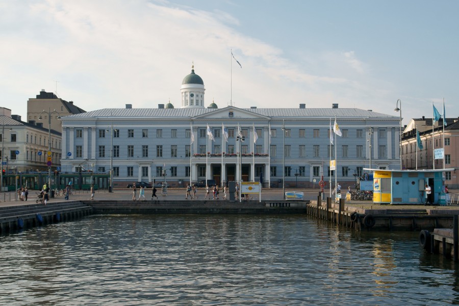 Helsingin kaupungintalo satamasta