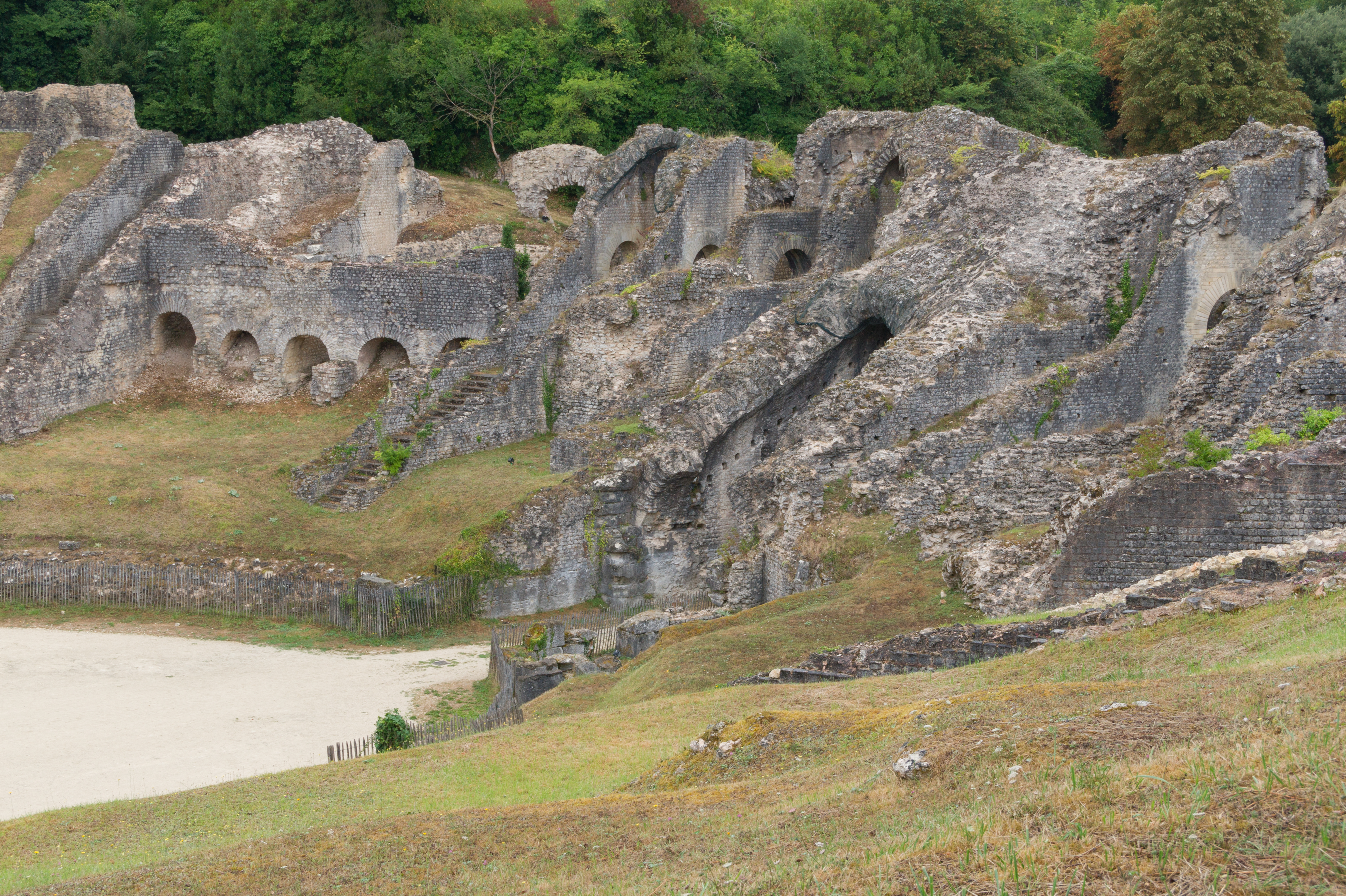 Arènes Saintes détail Charente-Maritime