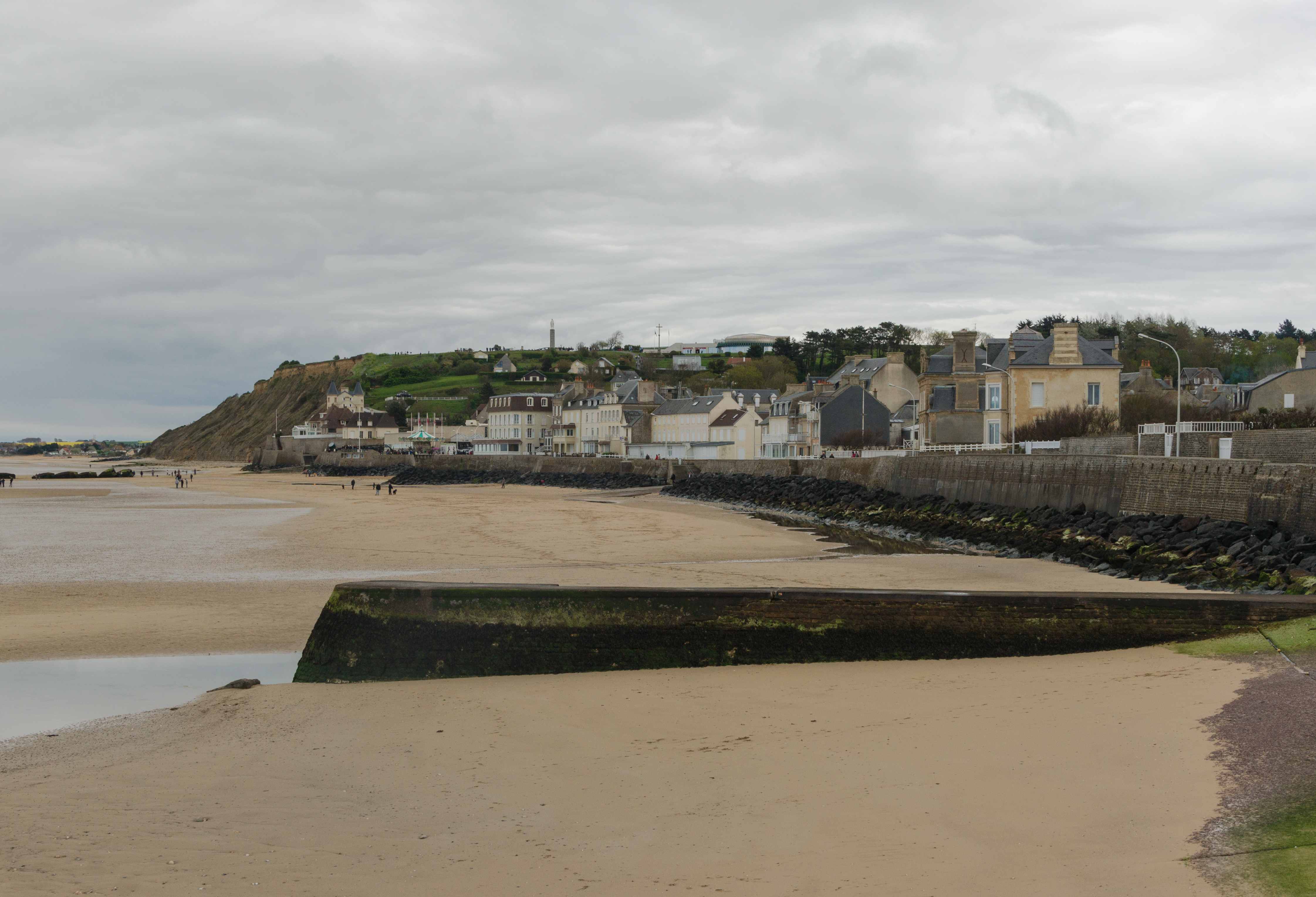 Arromanches-les-Bains Gold Beach and village