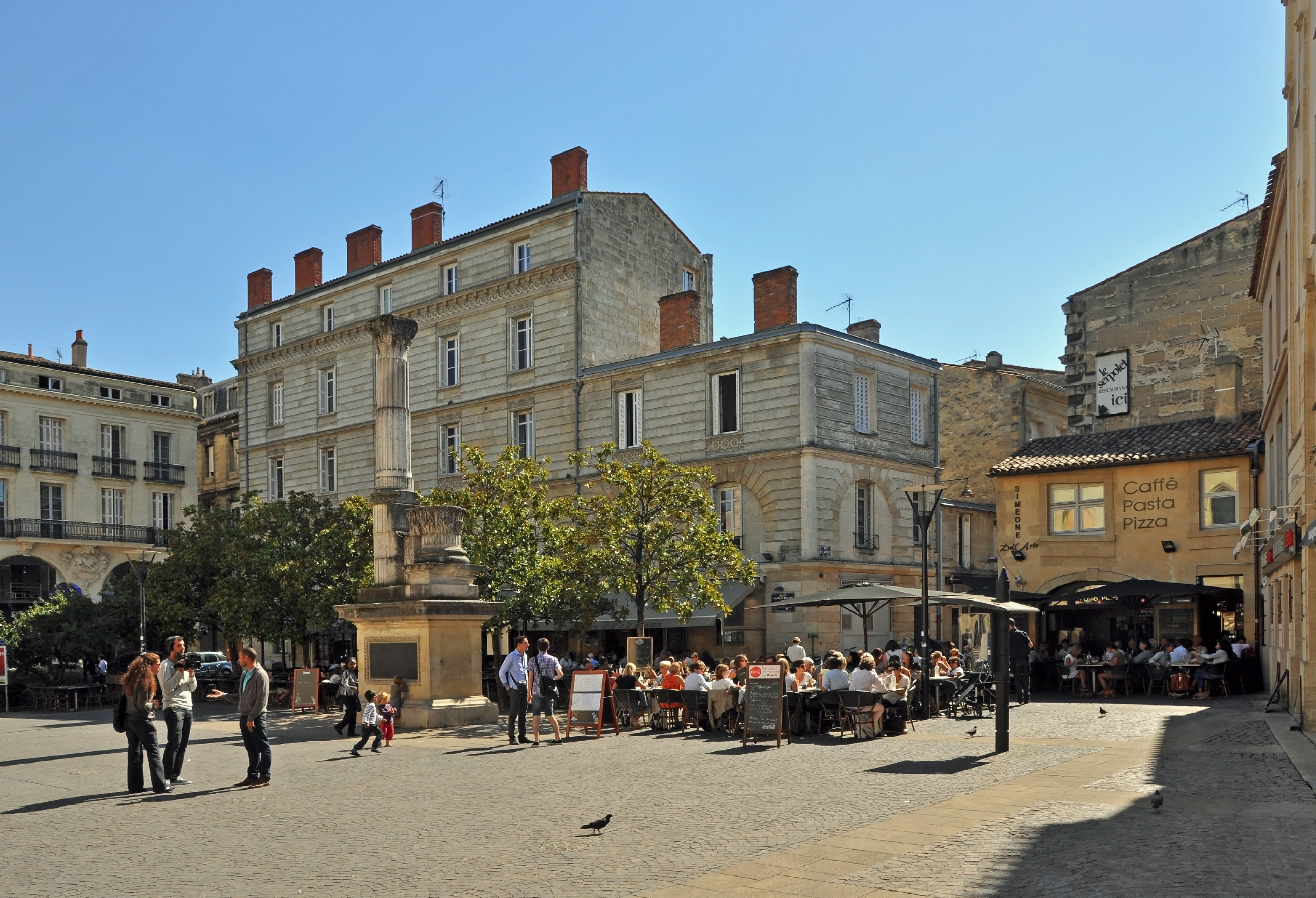 Bordeaux Place Camille Jullian R02