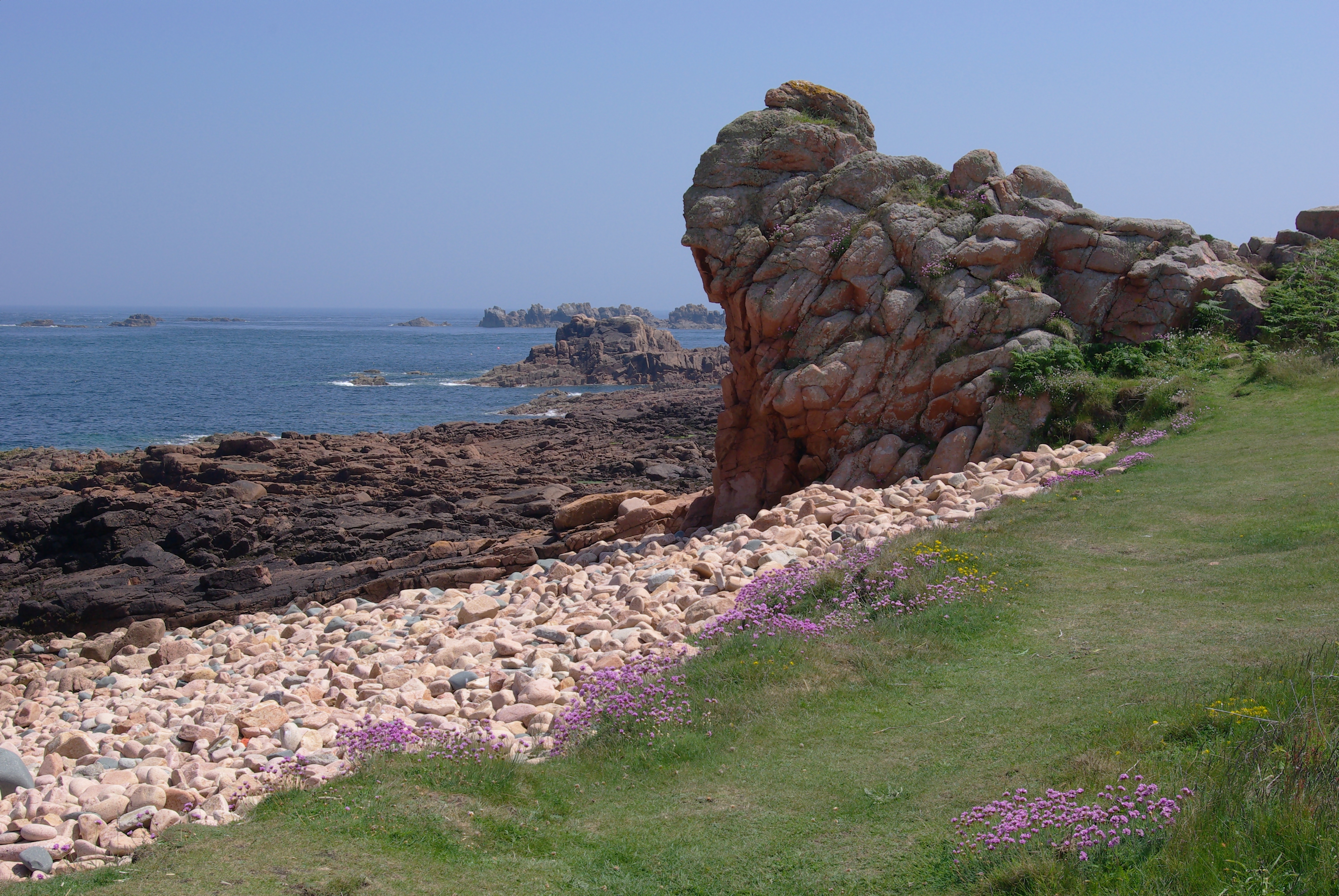 Bréhat granit près Paon