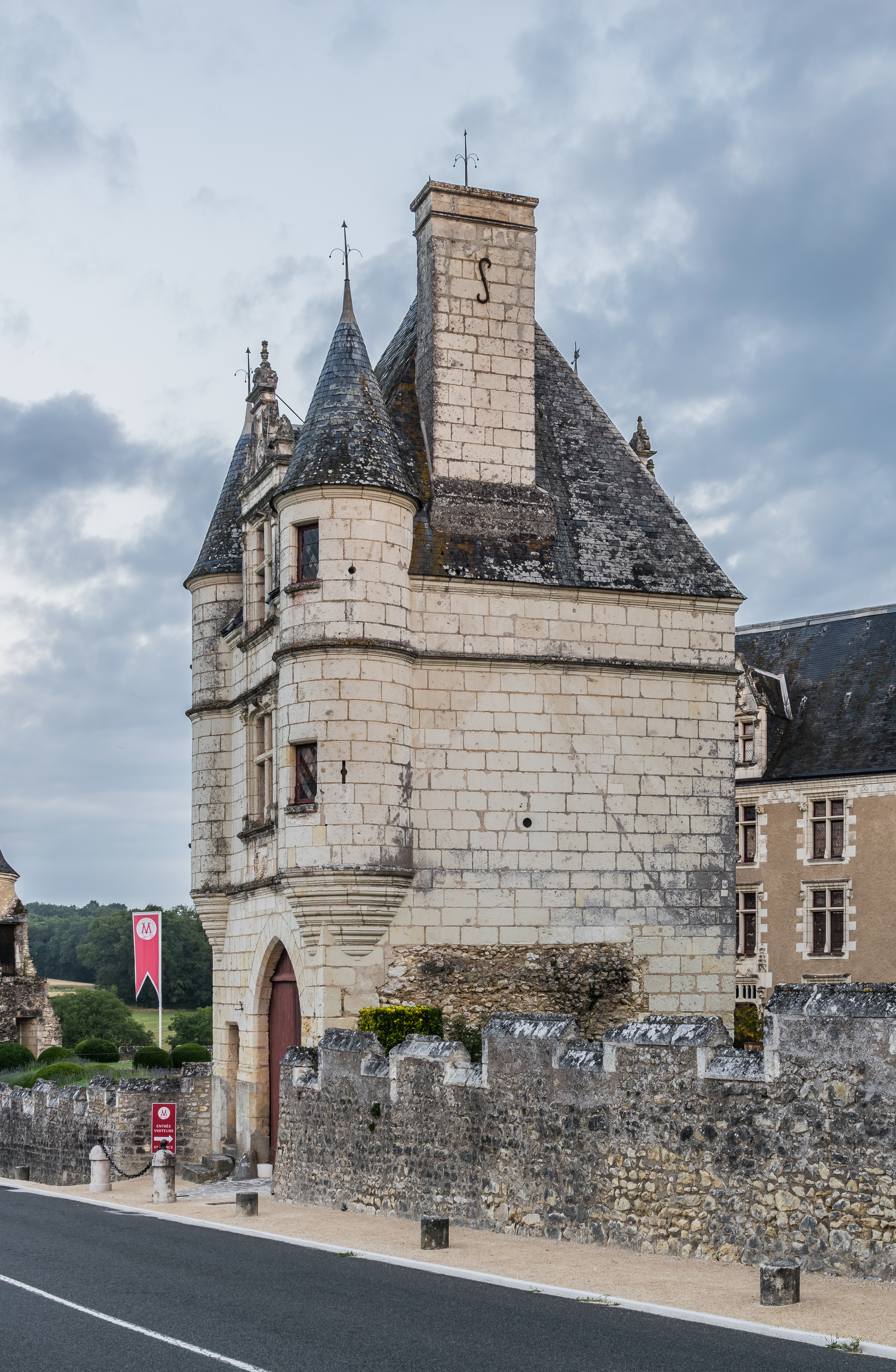 Castle of Montpoupon 01