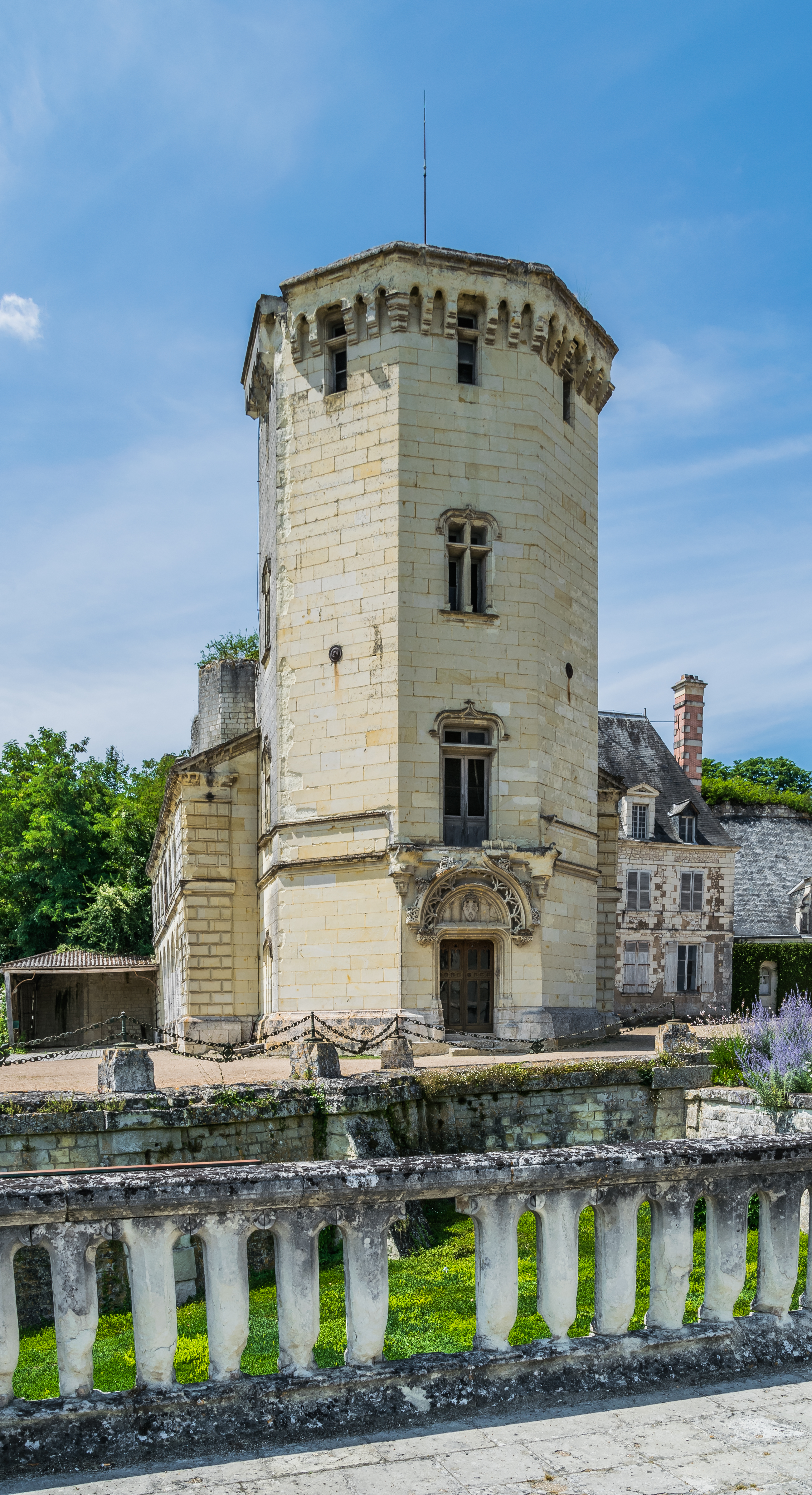 Castle of Saint-Aignan 07
