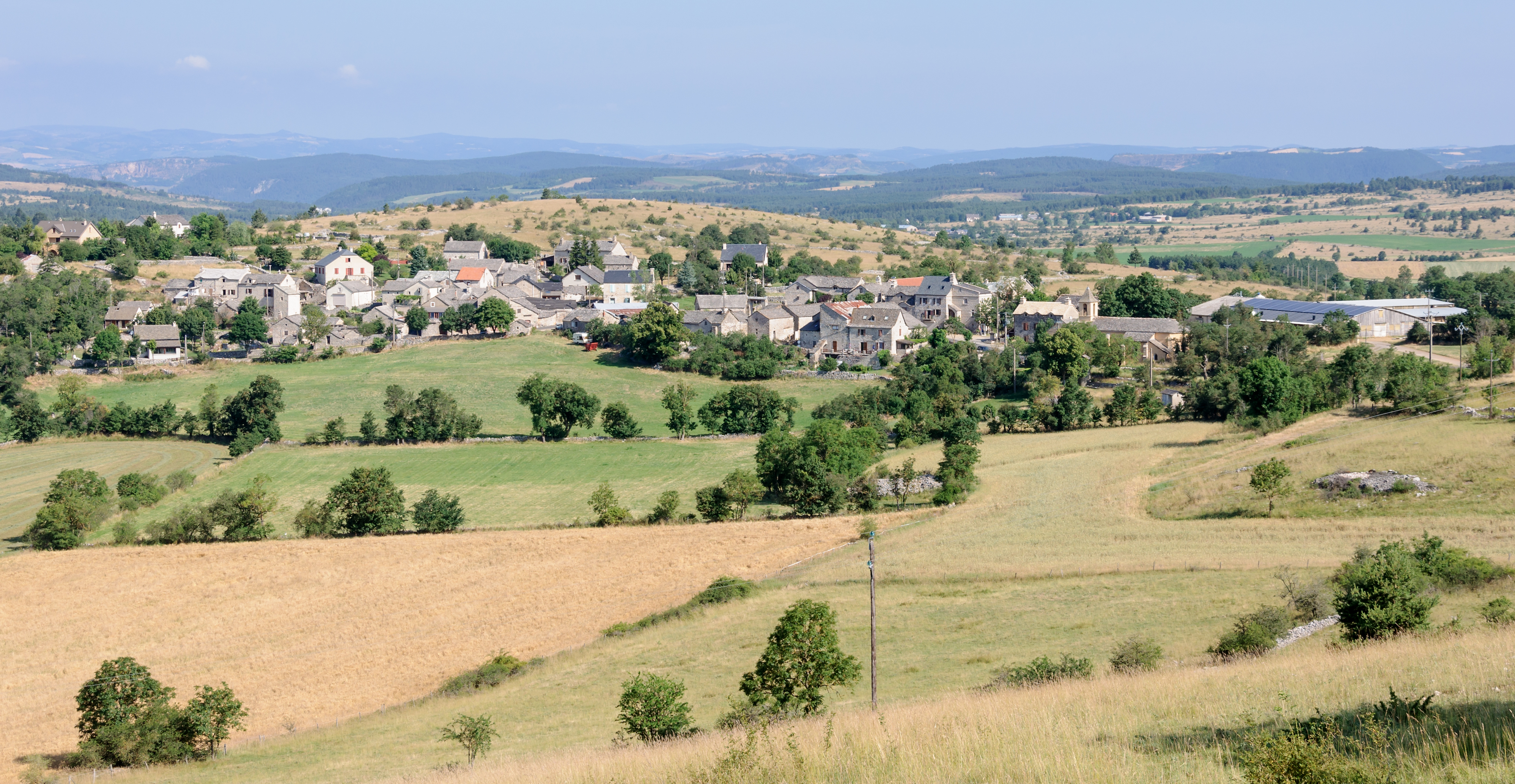 Champerboux causse Sauveterre Lozere
